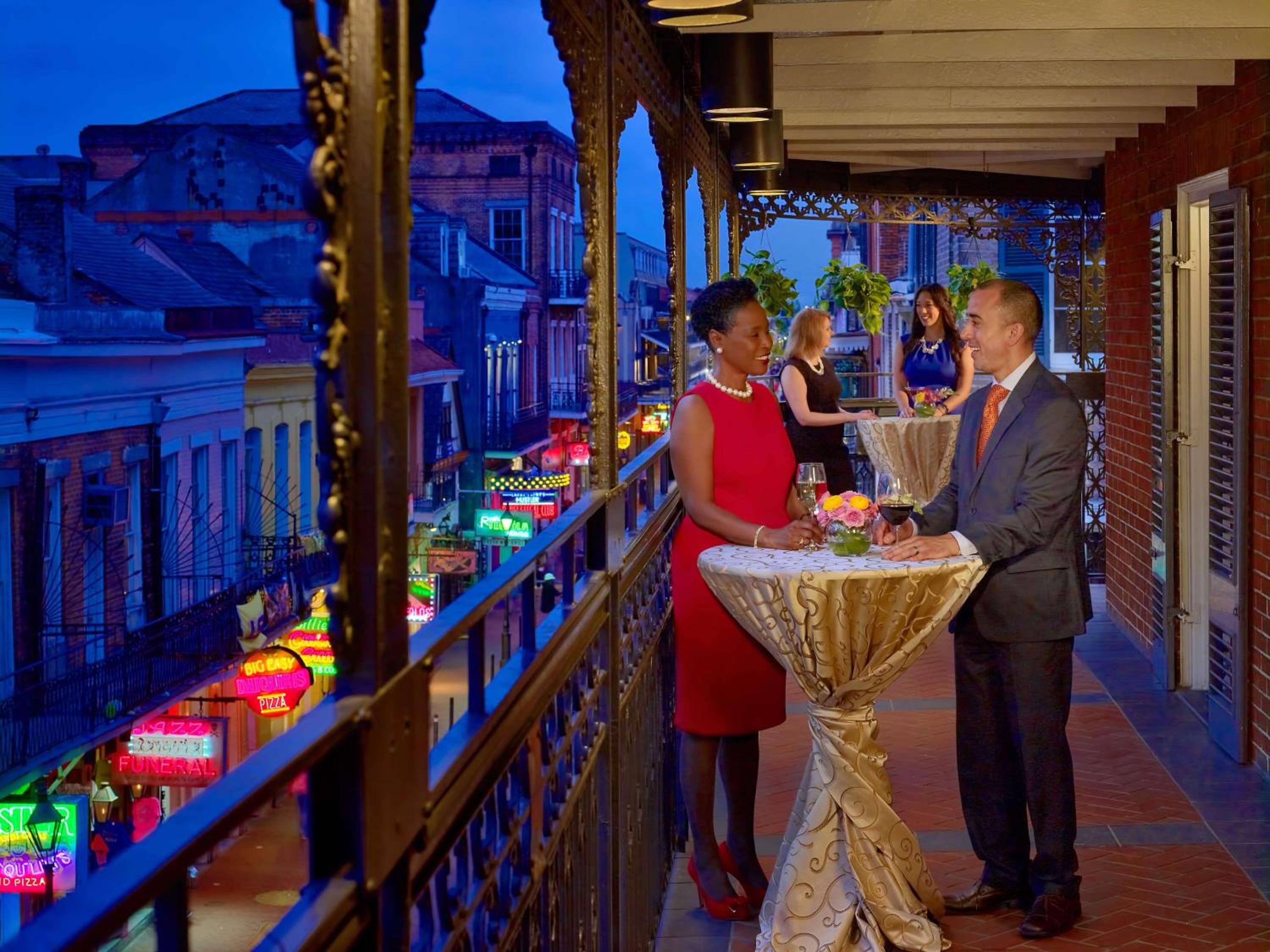 King Room with Balcony with Bourbon Street view  - Photo 3