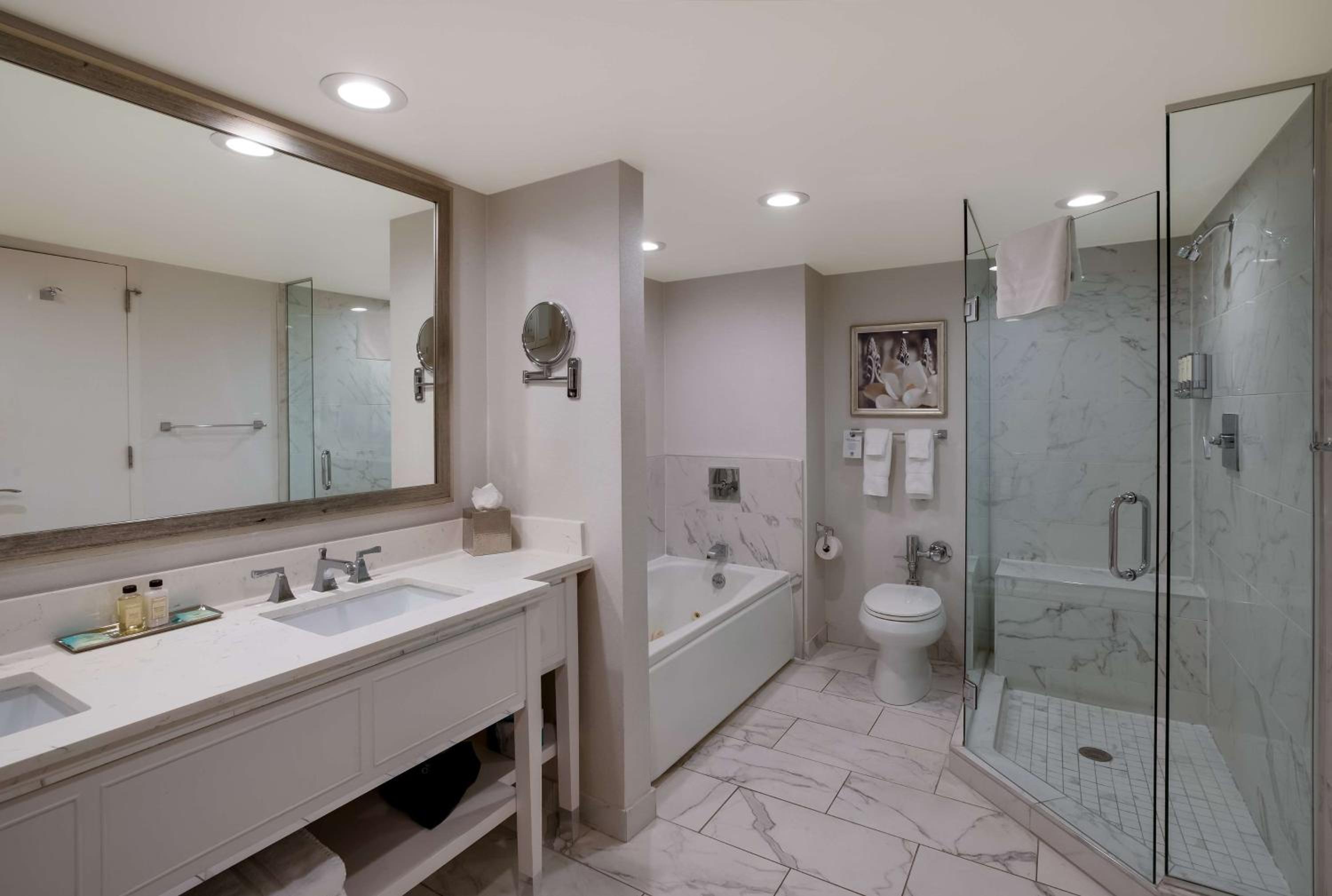 Premium, Two Queens, Larger Room - Photo 3