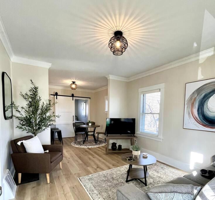 Three-Bedroom House photo 1