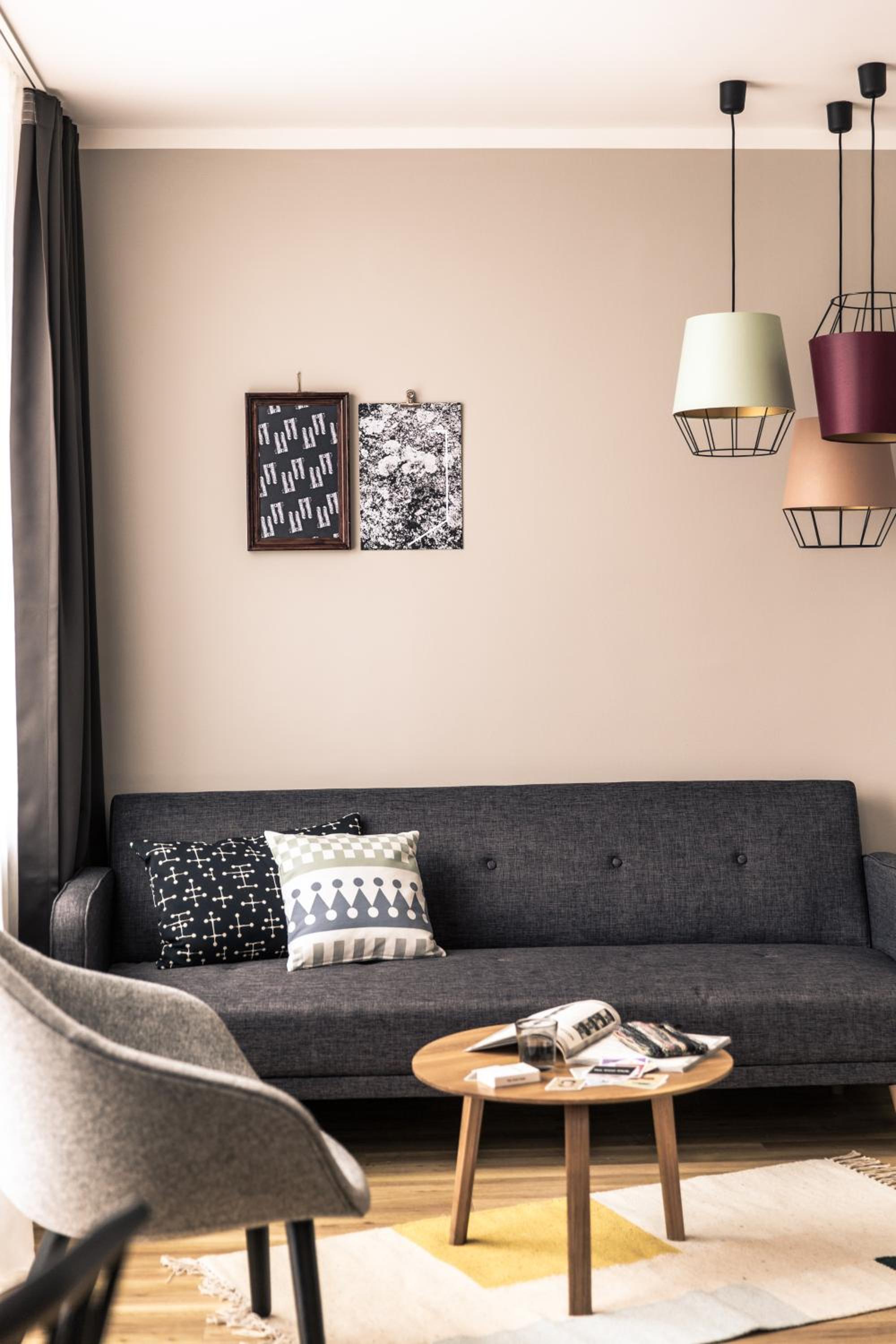 Bold Rooftop Studio with Balcony photo 2
