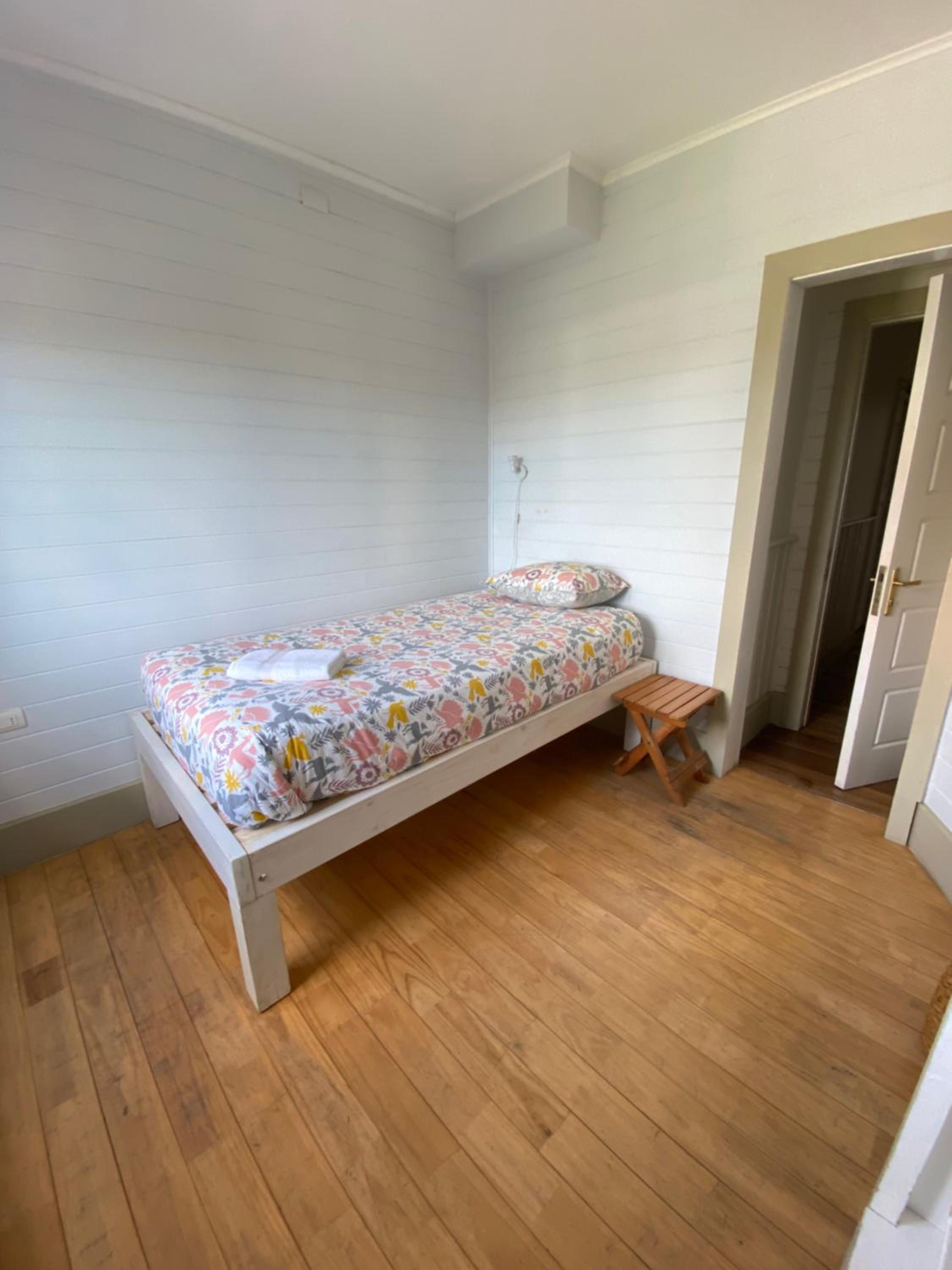 Single Room with Private External Bathroom photo 2