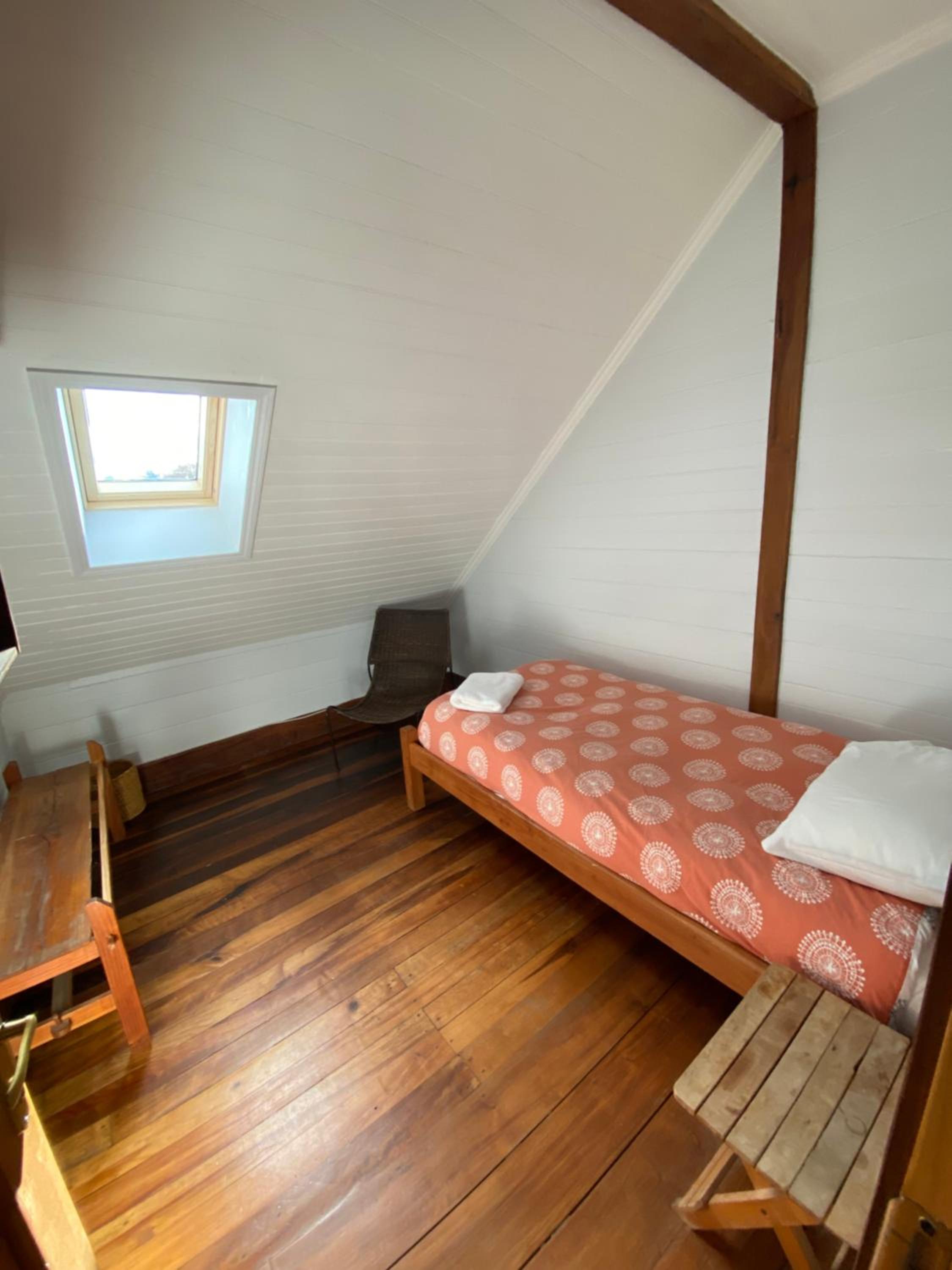Single Room with Shared Bathroom photo 2