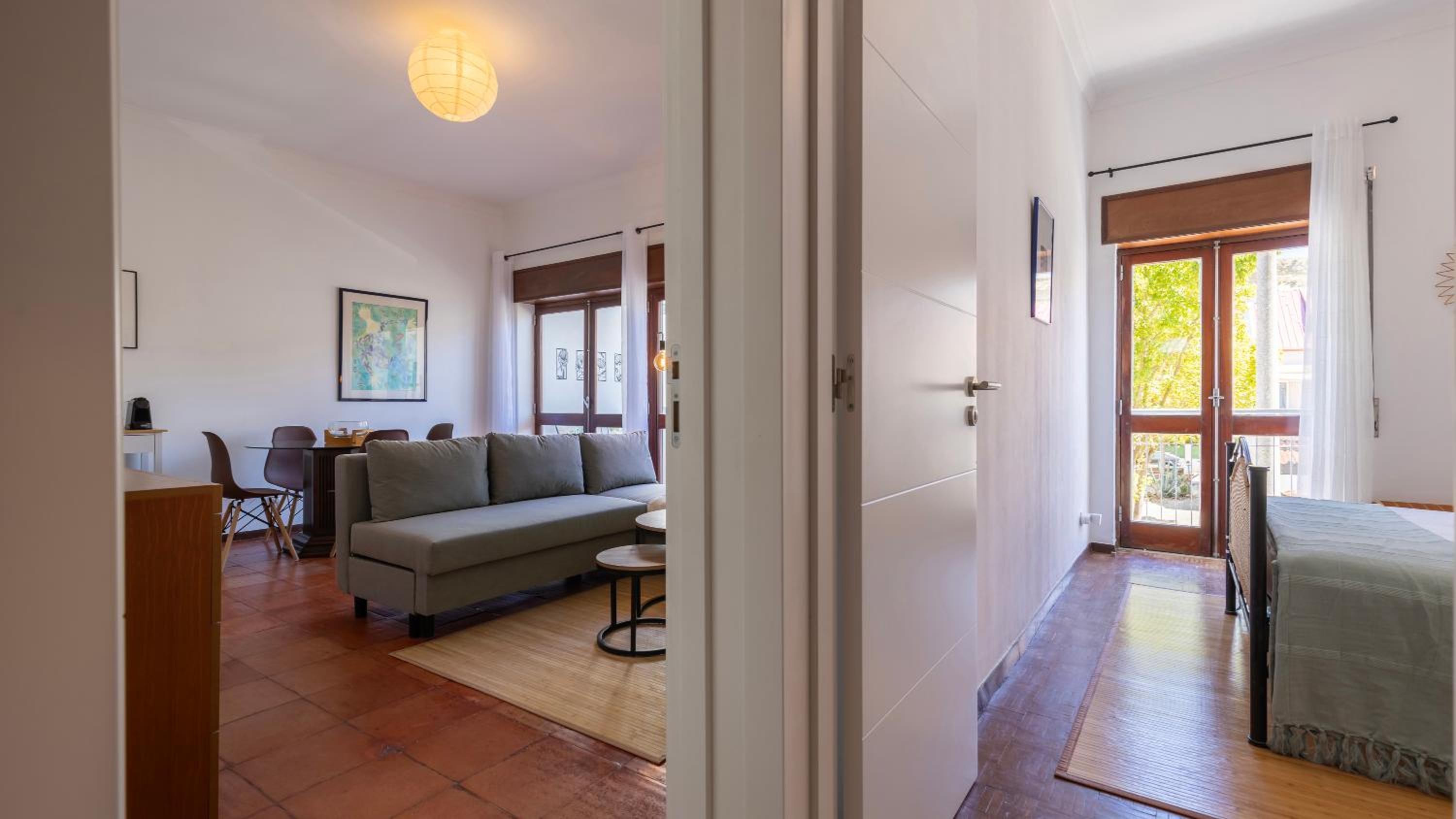 One-Bedroom Apartment photo 2