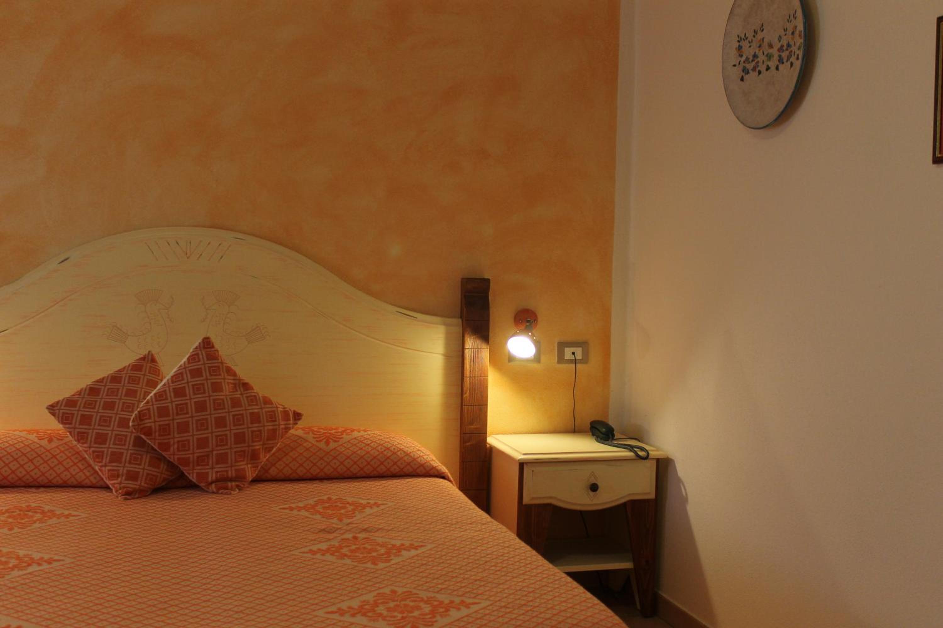 Double Room with Balcony - Photo 15
