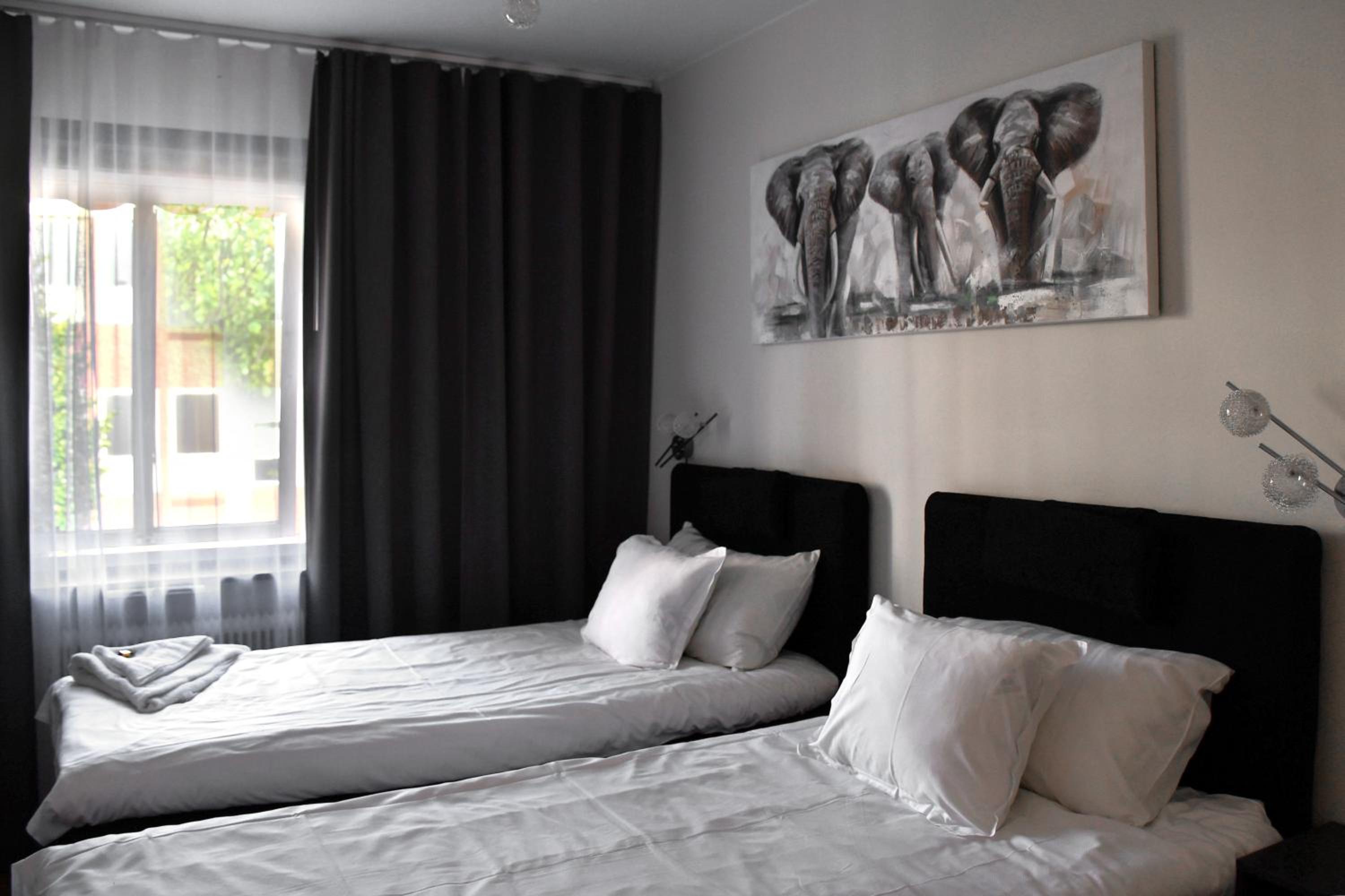 Twin Room - Photo 1