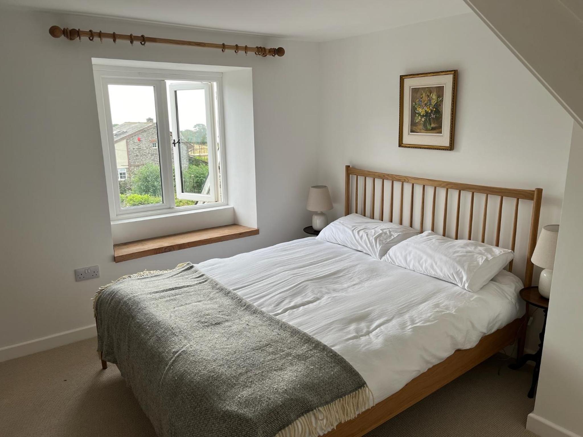 Three-Bedroom House photo 3