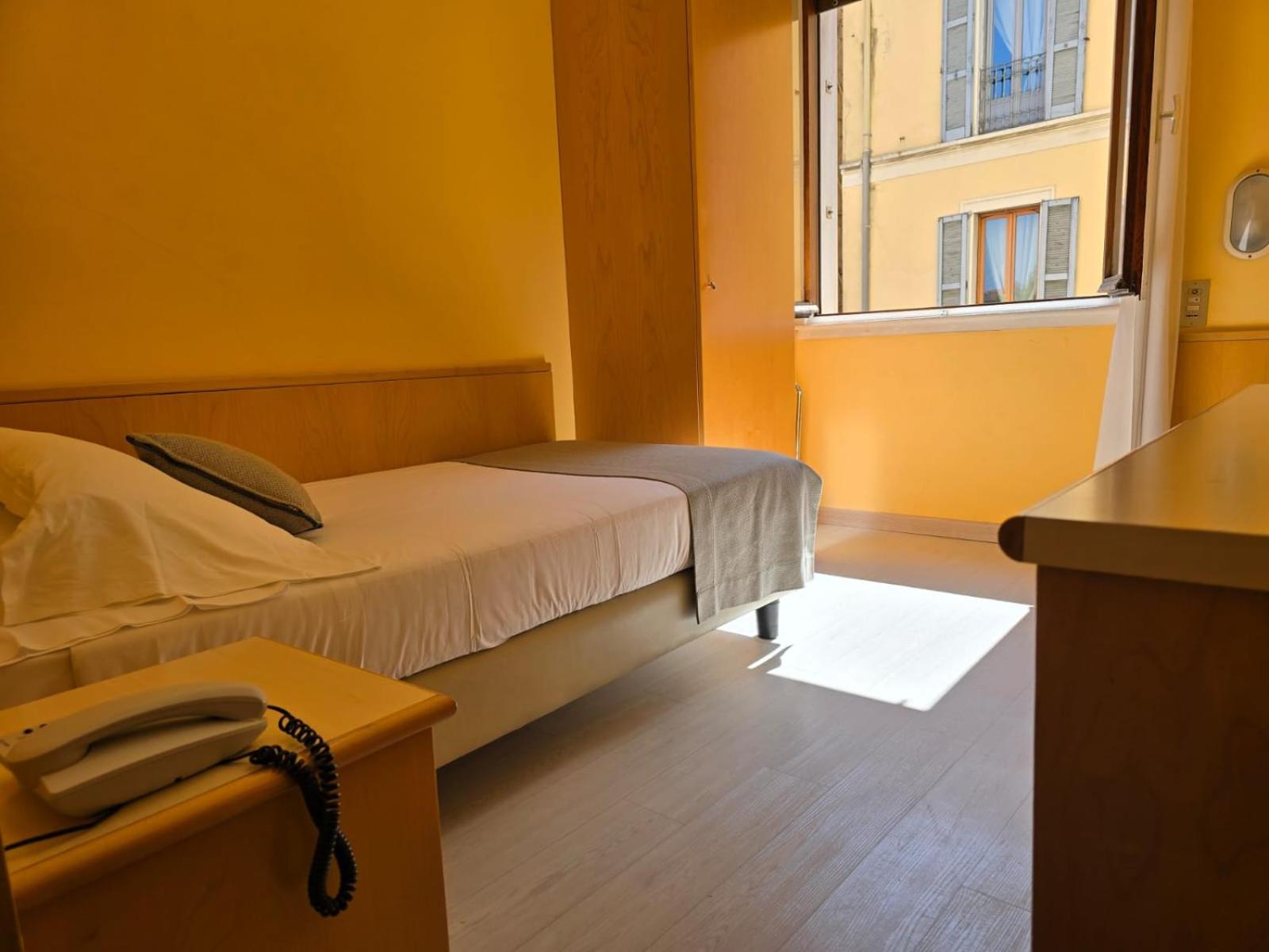 Single Room photo 1