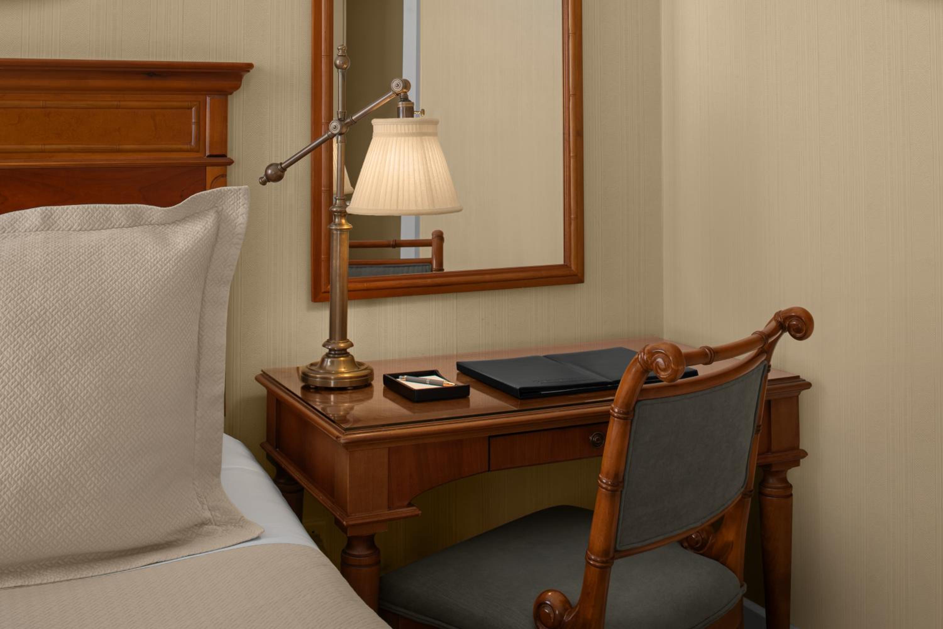 Deluxe King Room photo 3