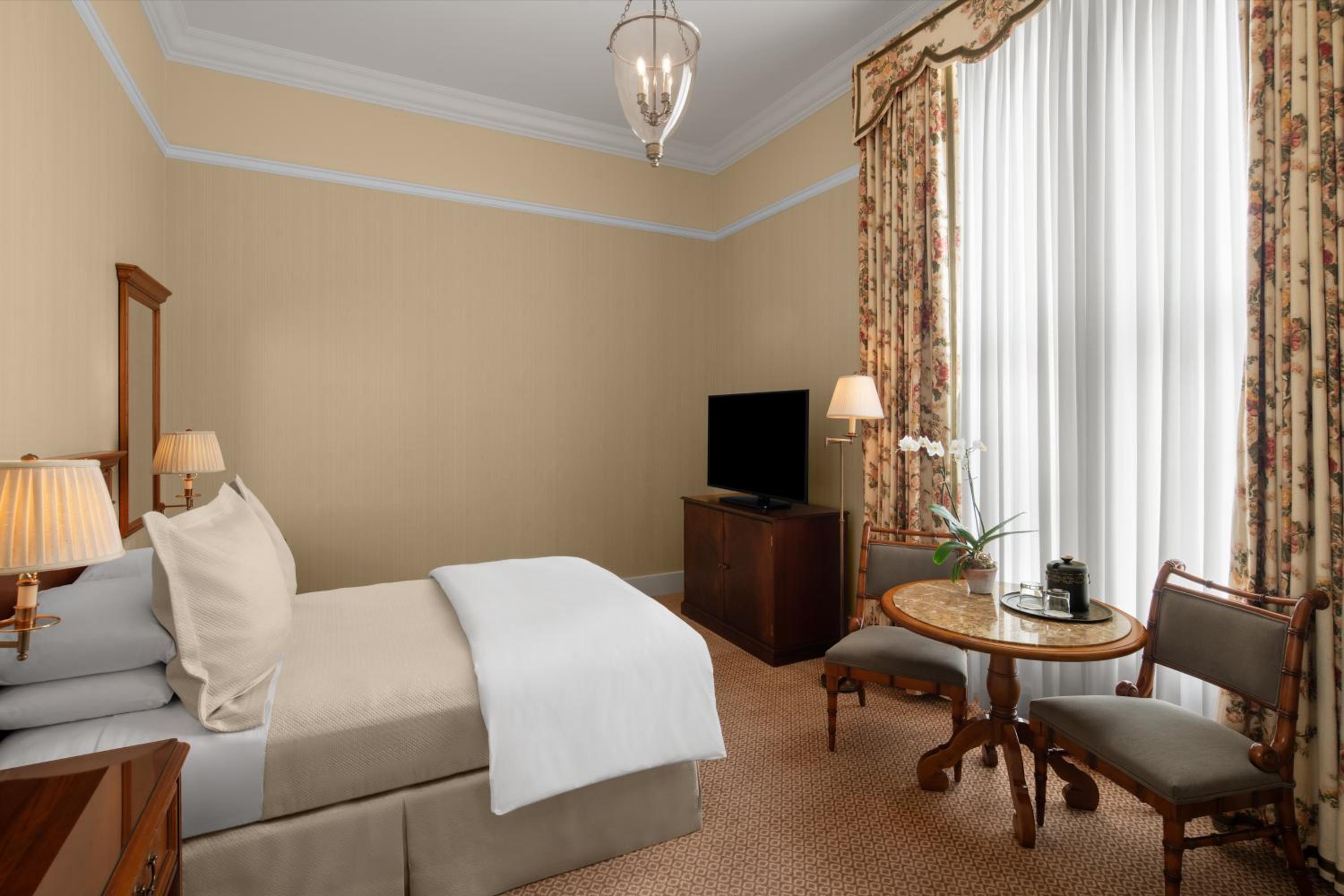 Superior King Room photo 2