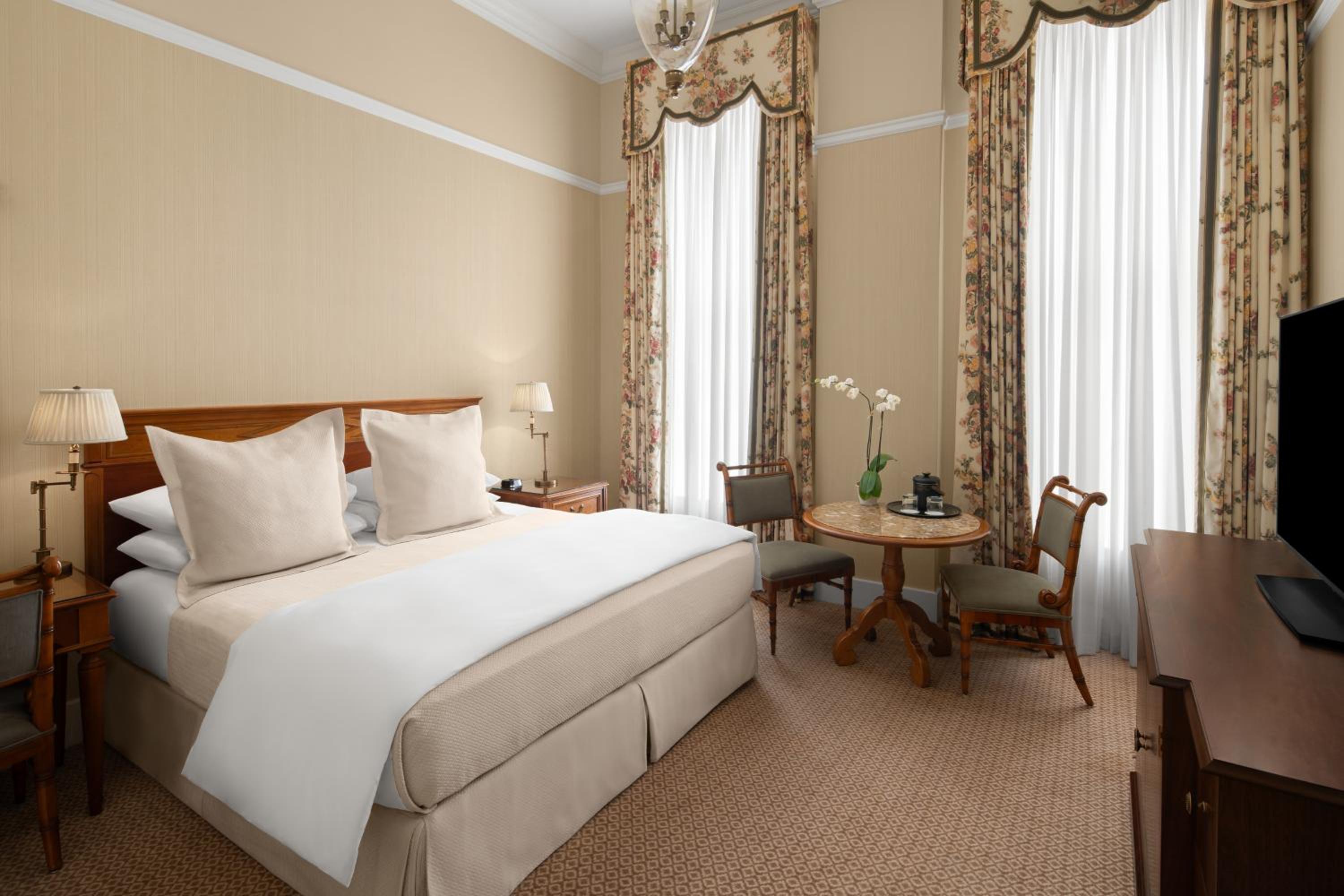 Capital King Room photo 1