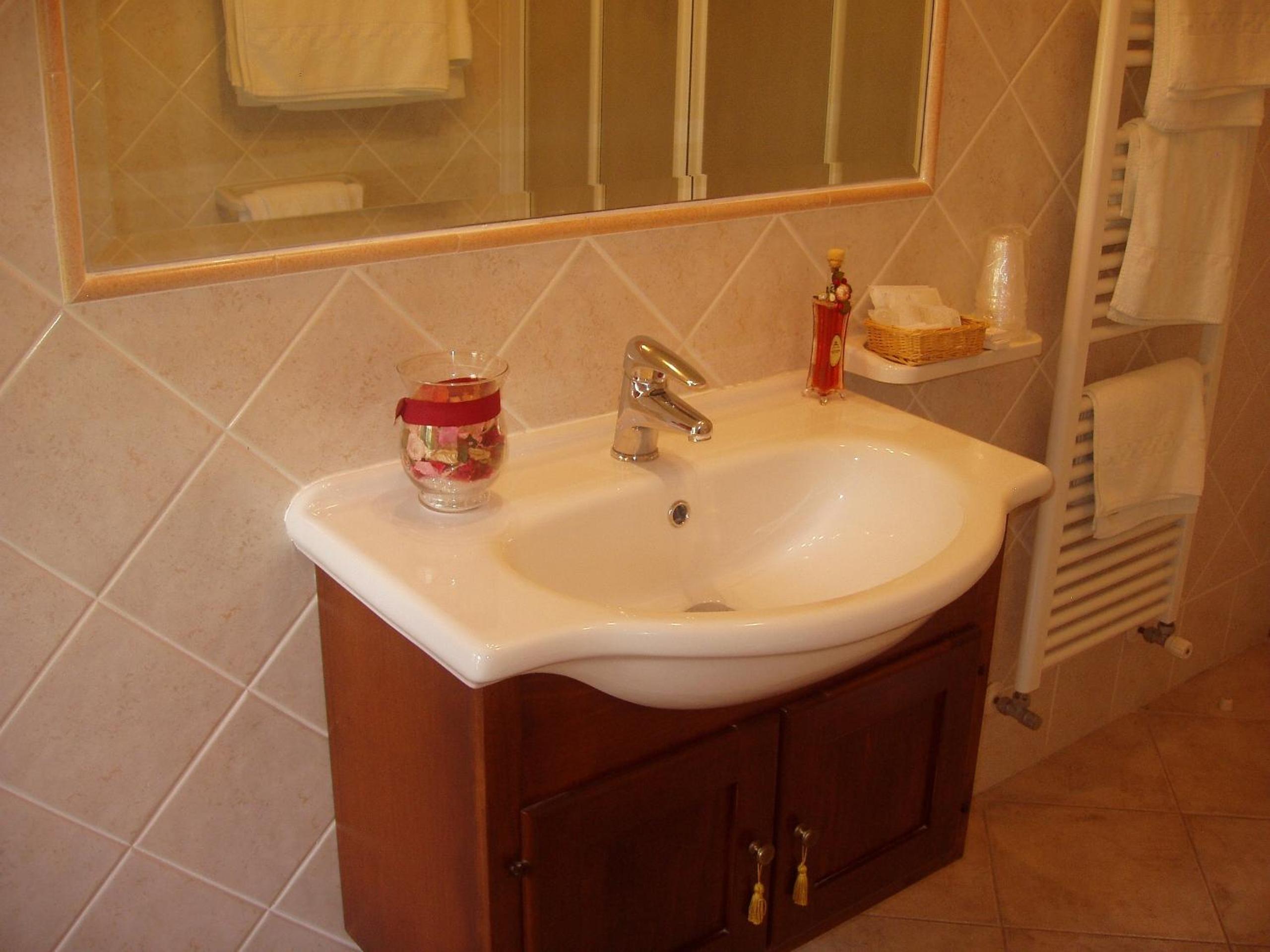 Classic Quadruple Room - Photo 7