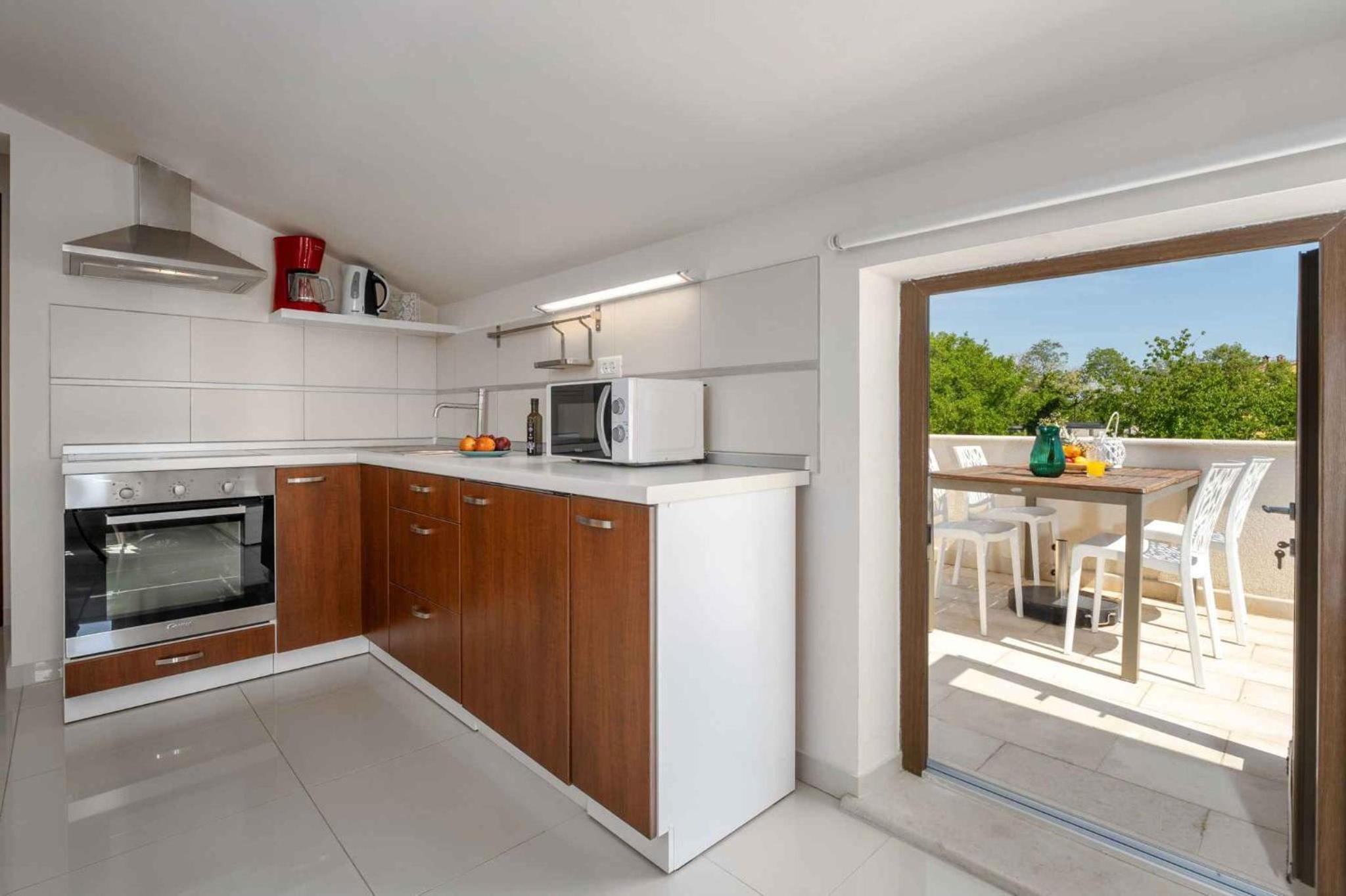 Apartment photo 2
