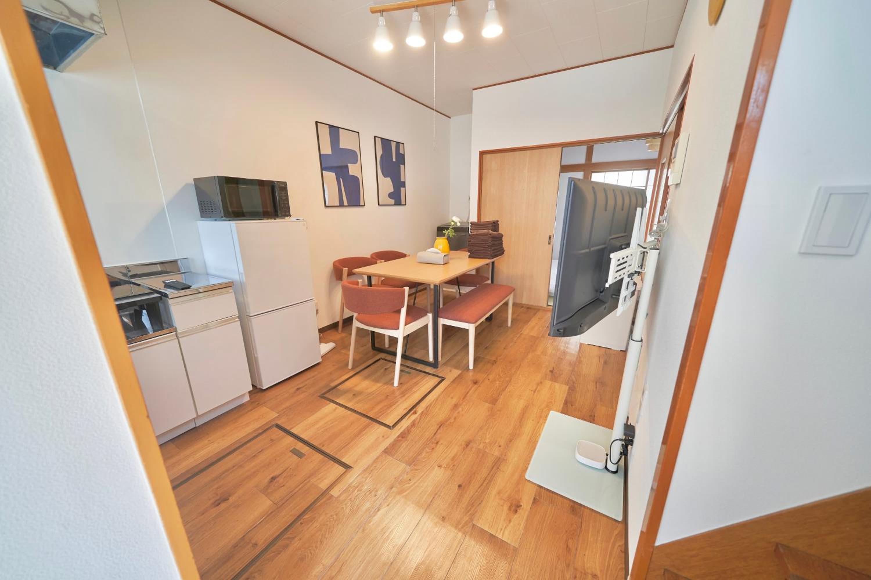 Three-Bedroom Apartment photo 2