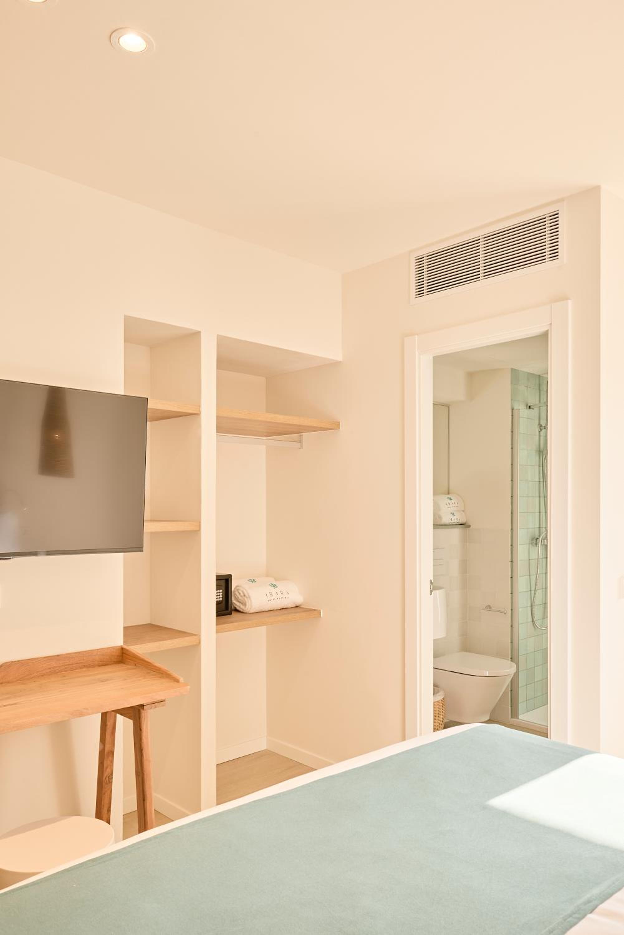 Double Room with Balcony photo 3