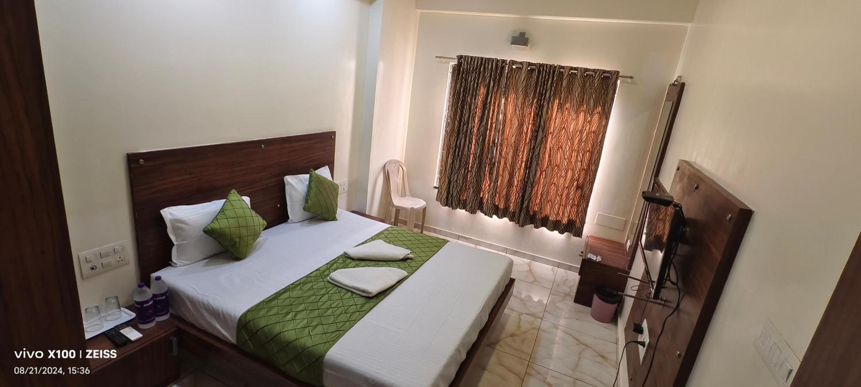 Deluxe Double Room - Photo 5