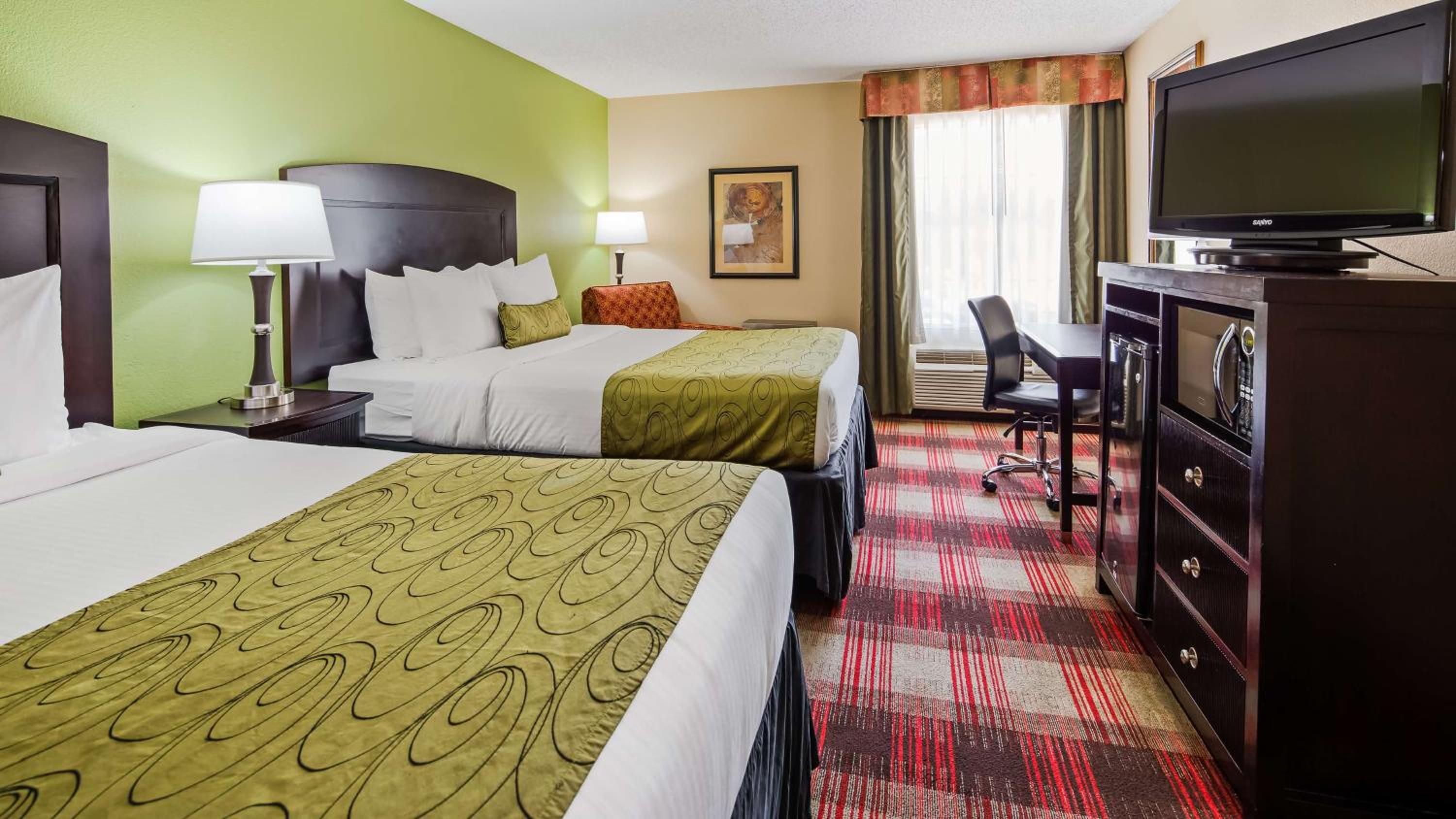 Queen Room with Two Queen Beds and Roll In Shower - Disability Access - Photo 2