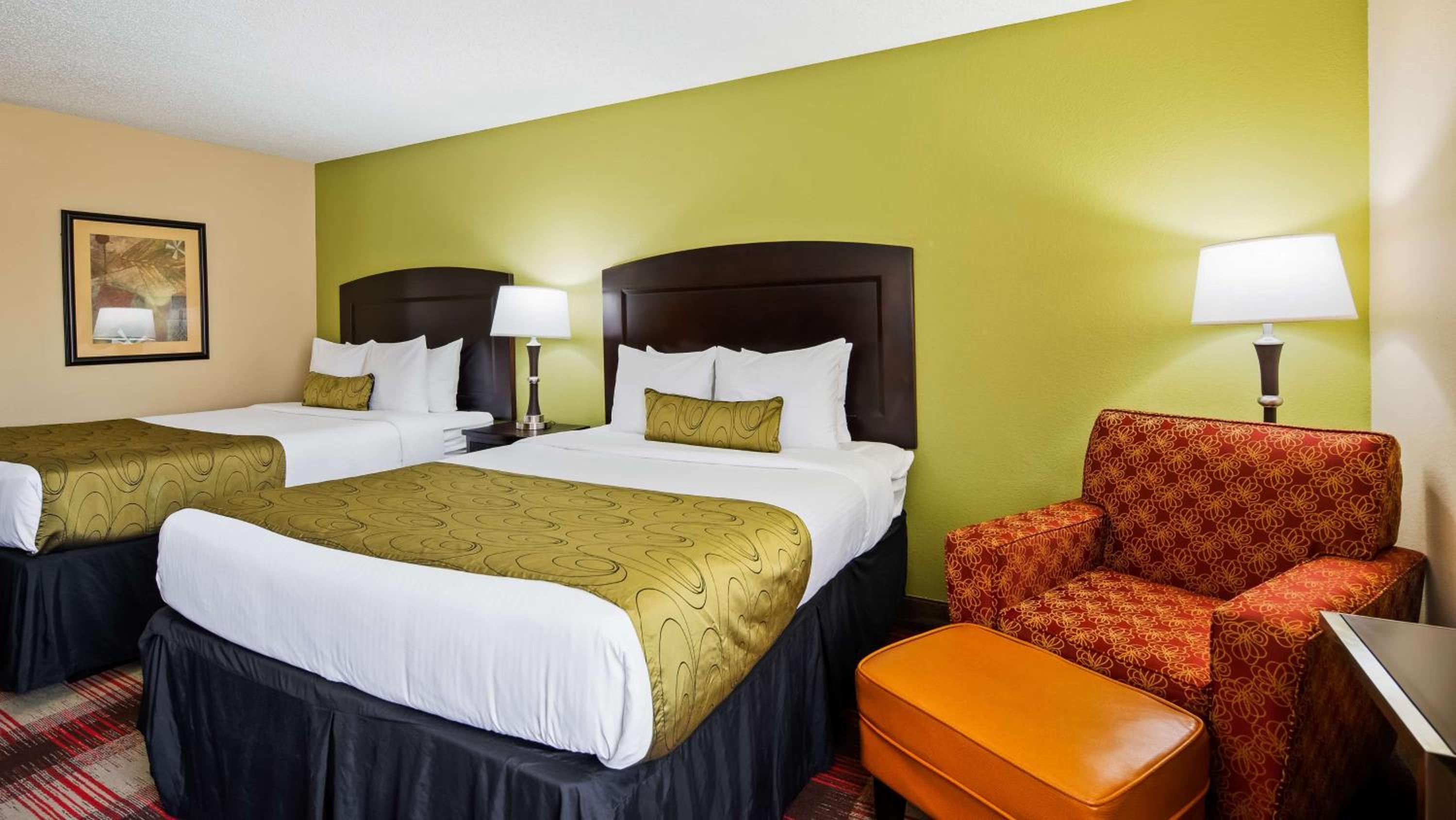 Queen Room with Two Queen Beds and Roll In Shower - Disability Access - Photo 3