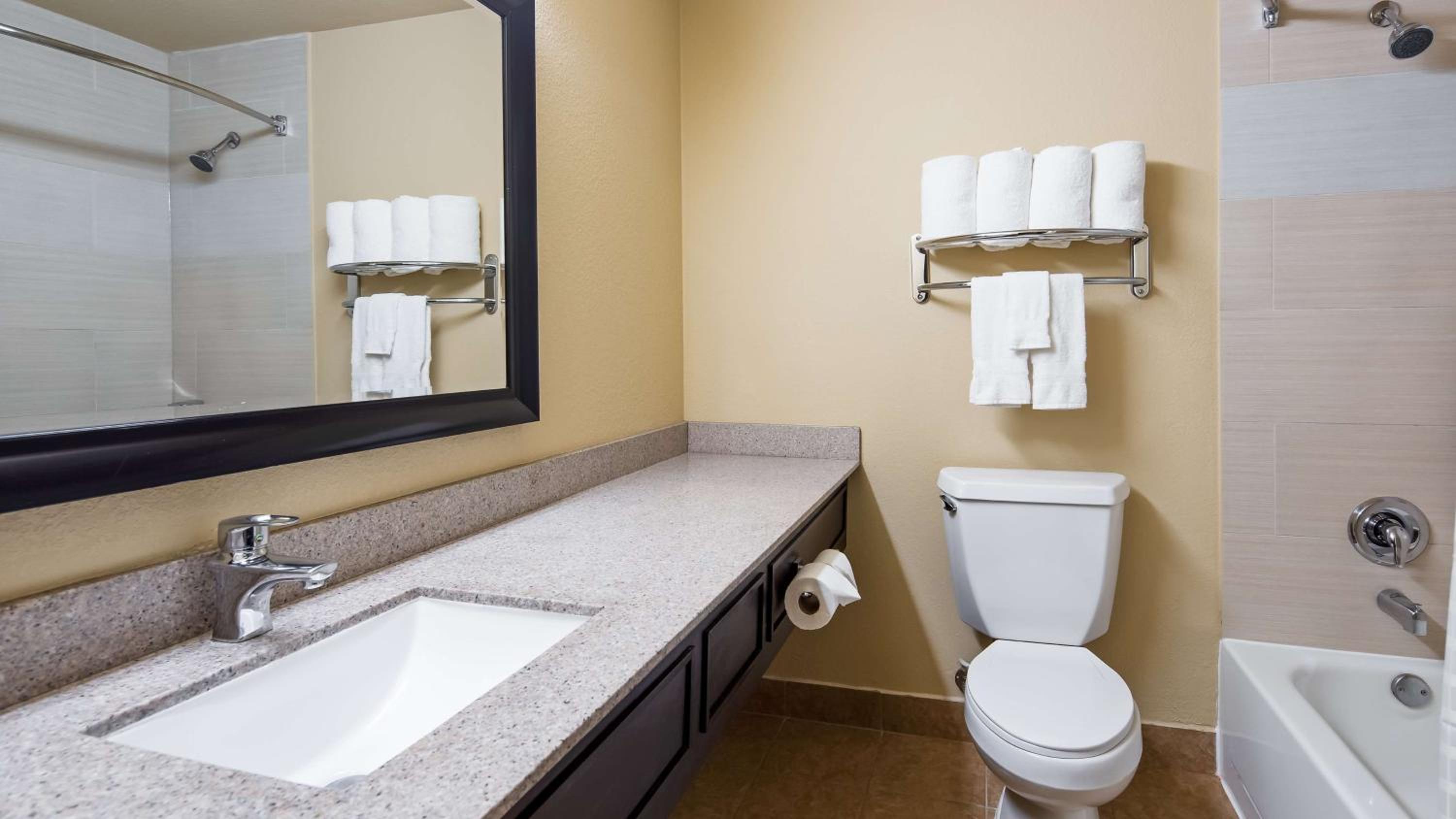 Executive King Suite - Photo 3