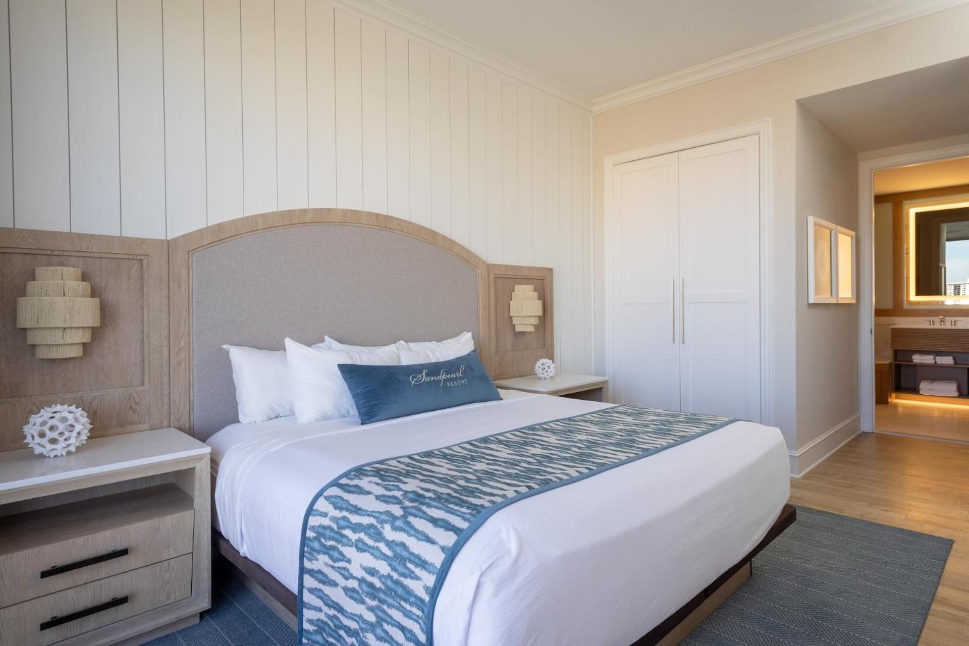 One-Bedroom Suite with City View