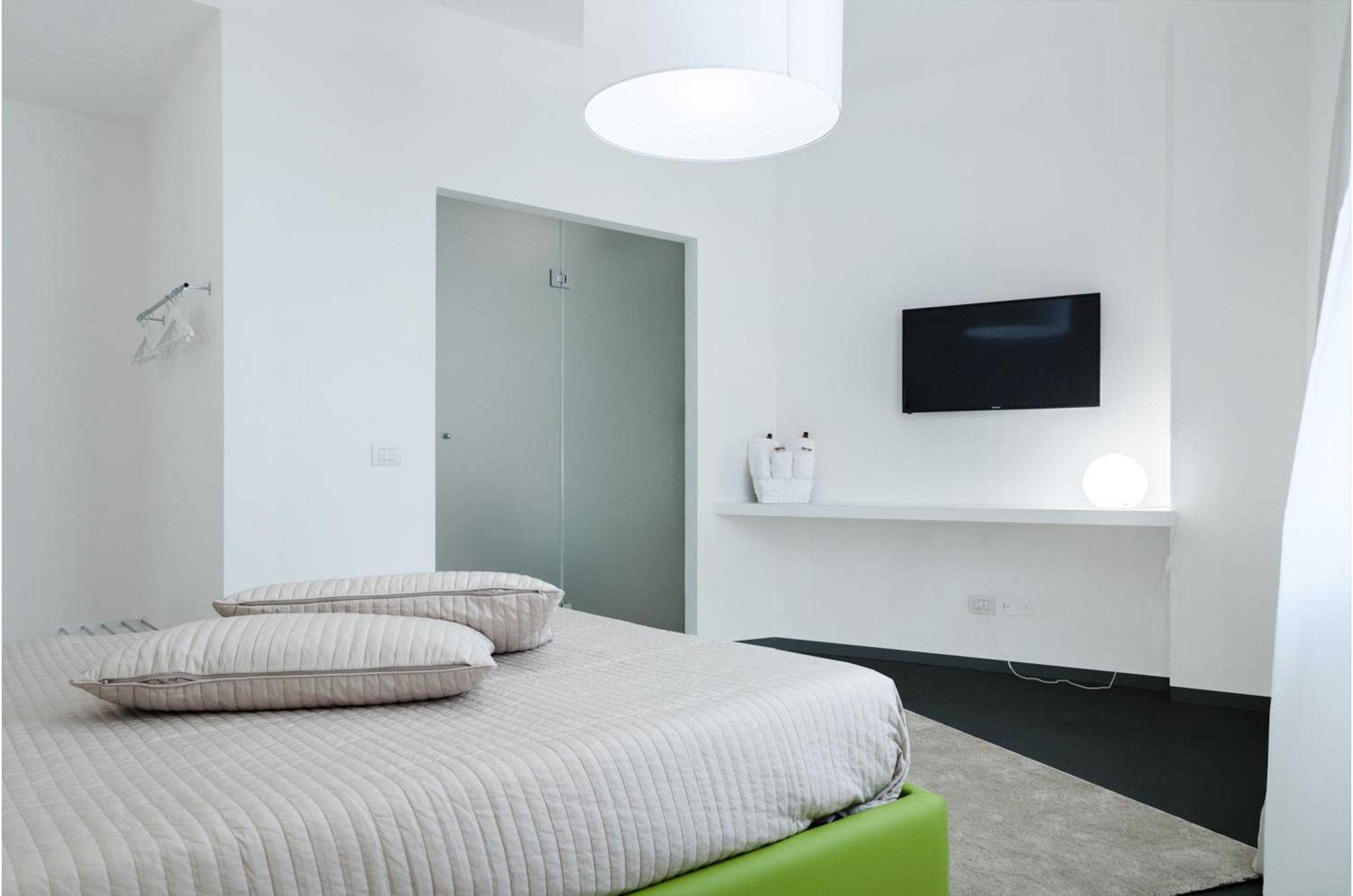 Standard Double Room - Photo 3