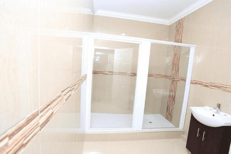 Large Double Room - Photo 8