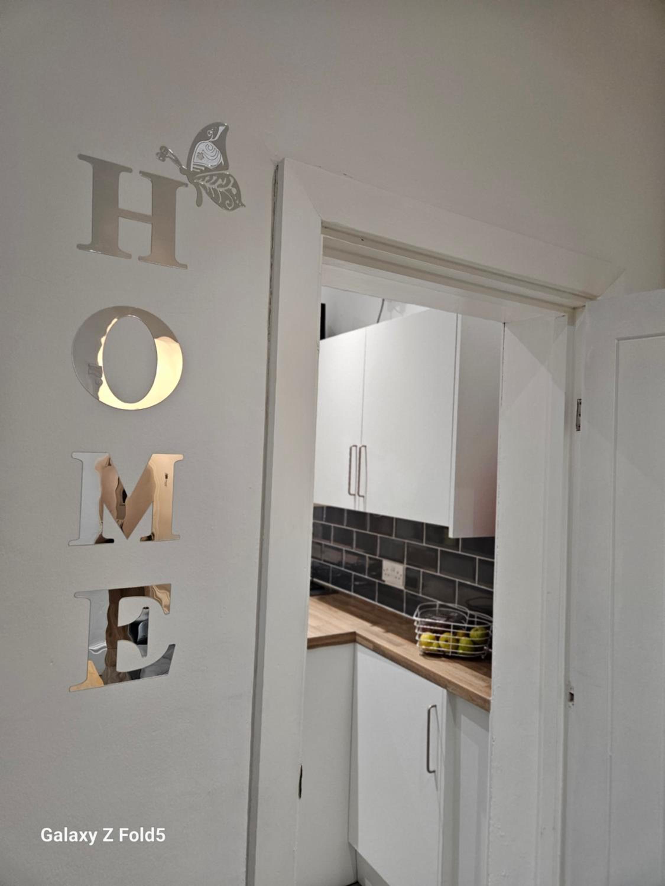 Three-Bedroom House photo 3