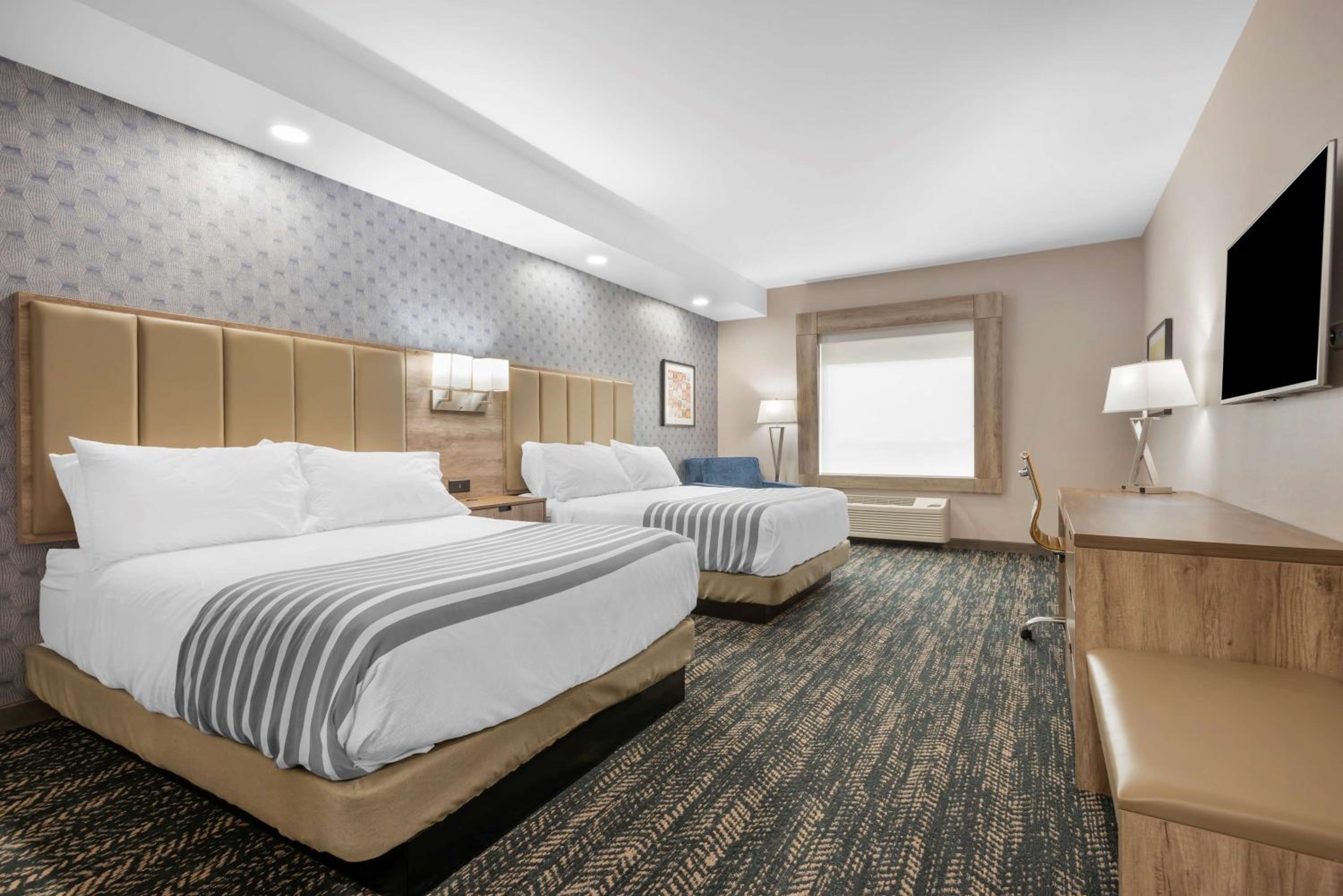 Queen Room with Two Queen Beds - Photo 1