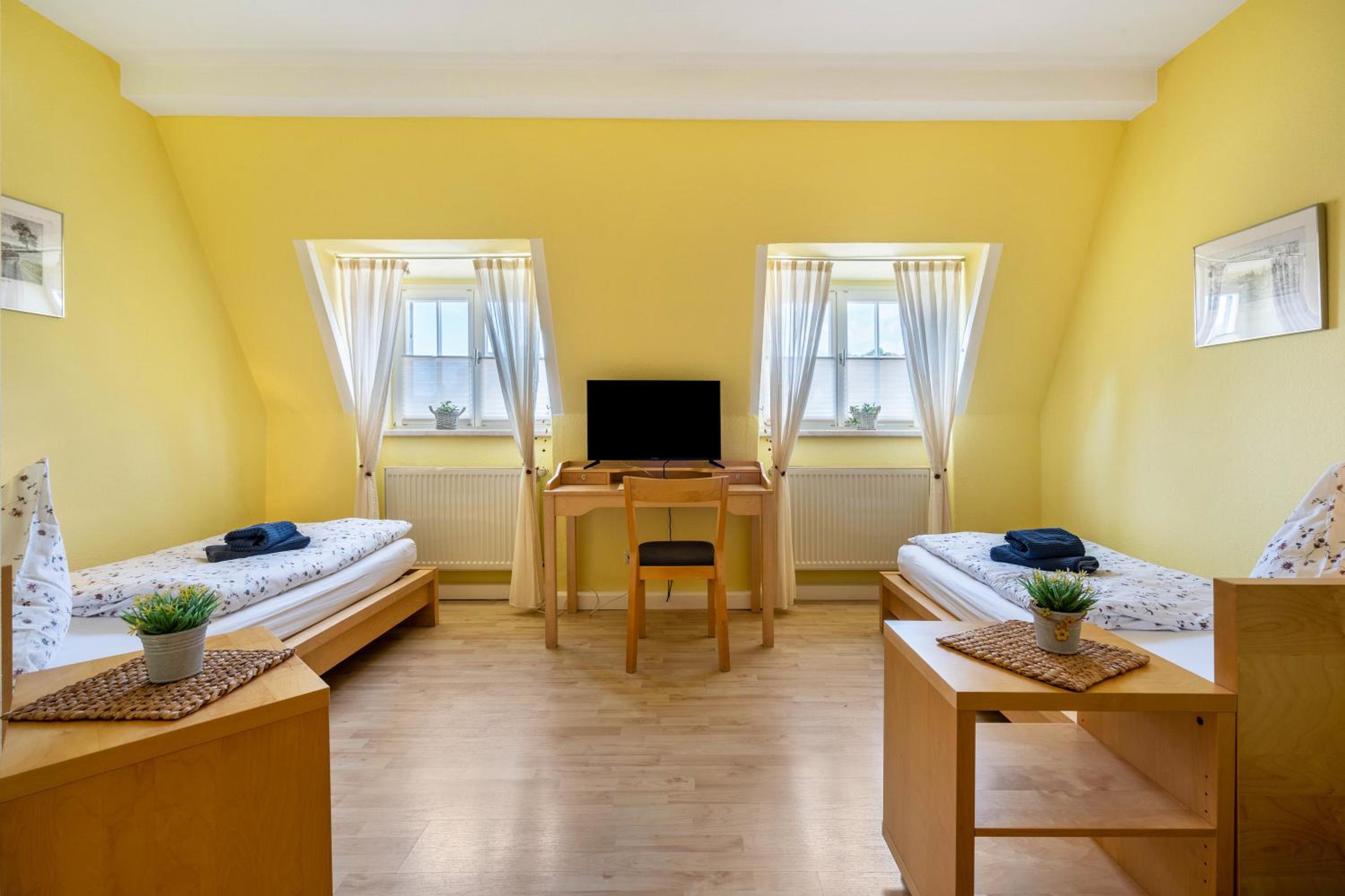 Deluxe Double Room with Shower