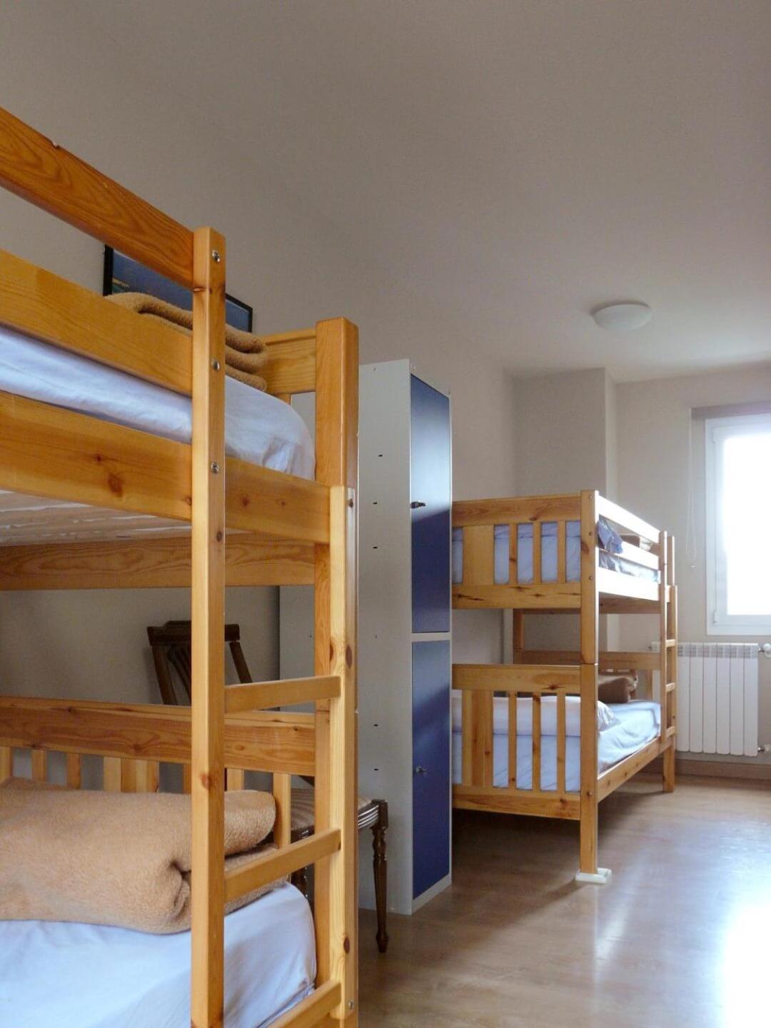 Dormitorio Compartido Mixto de 6 Camas