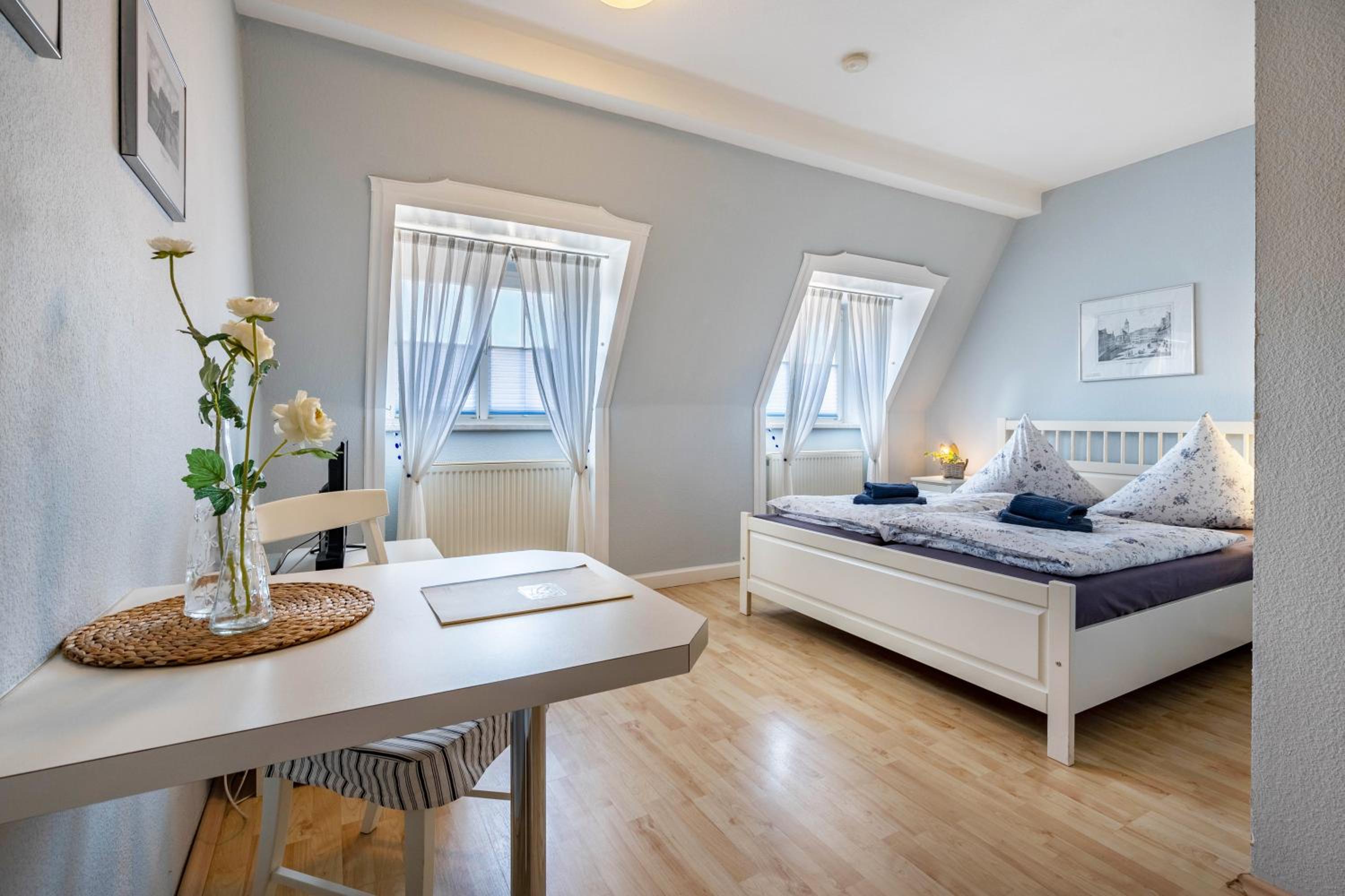 Deluxe Double Room with Shower
