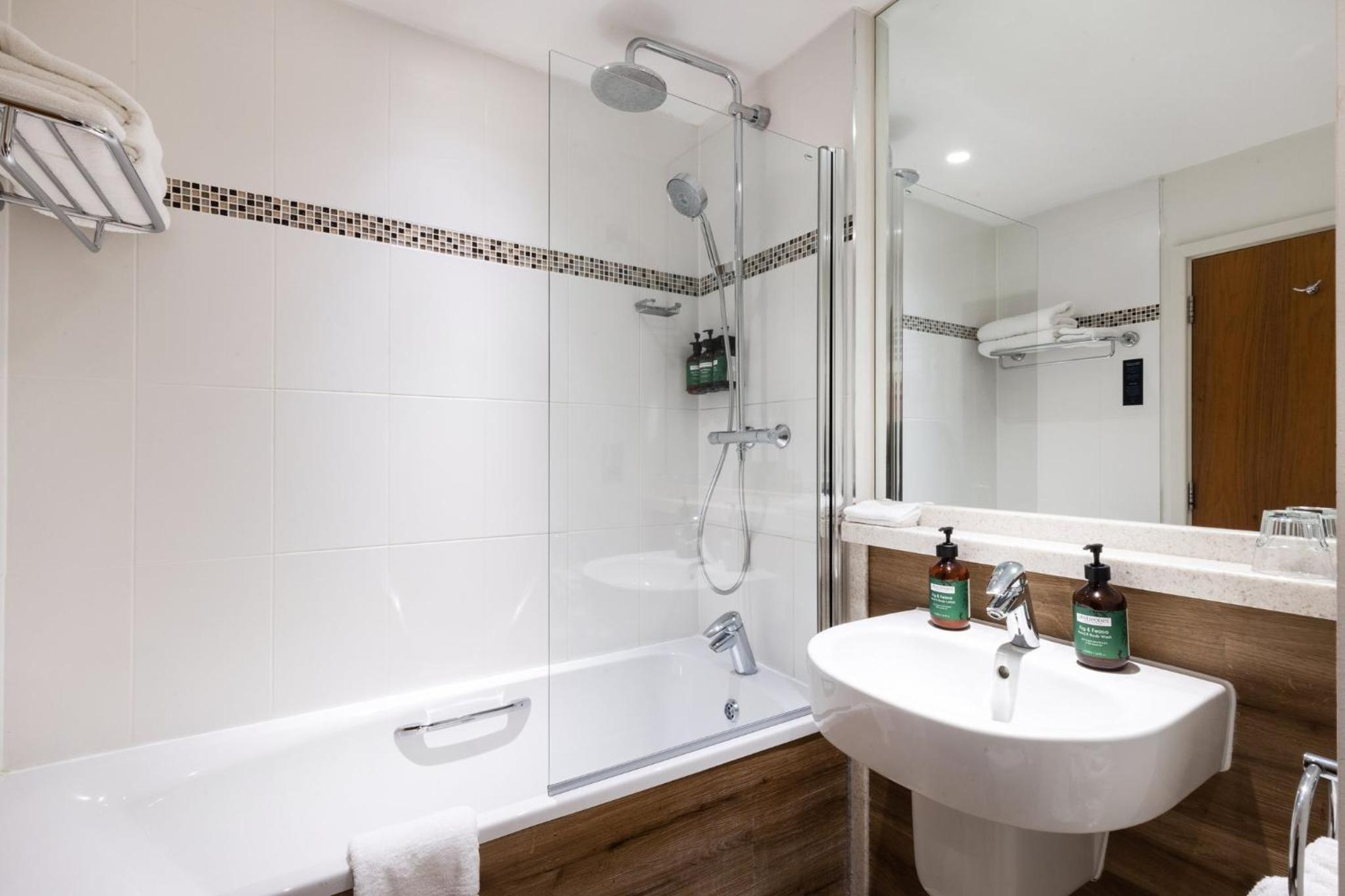 Premium King Room with Garden View - Photo 17