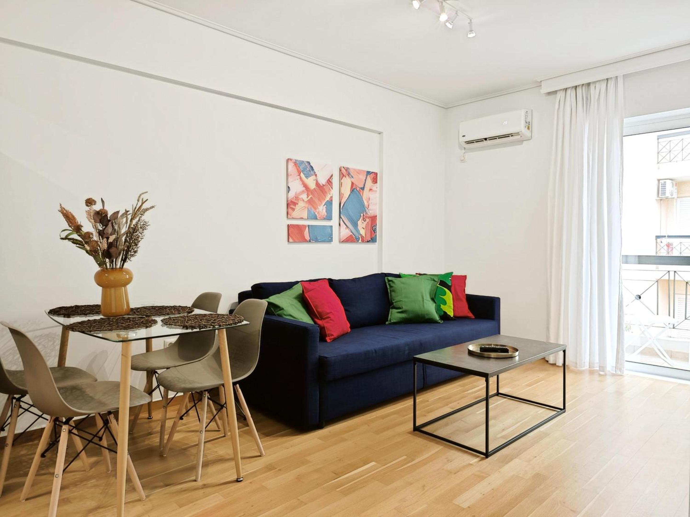 One-Bedroom Apartment photo 2