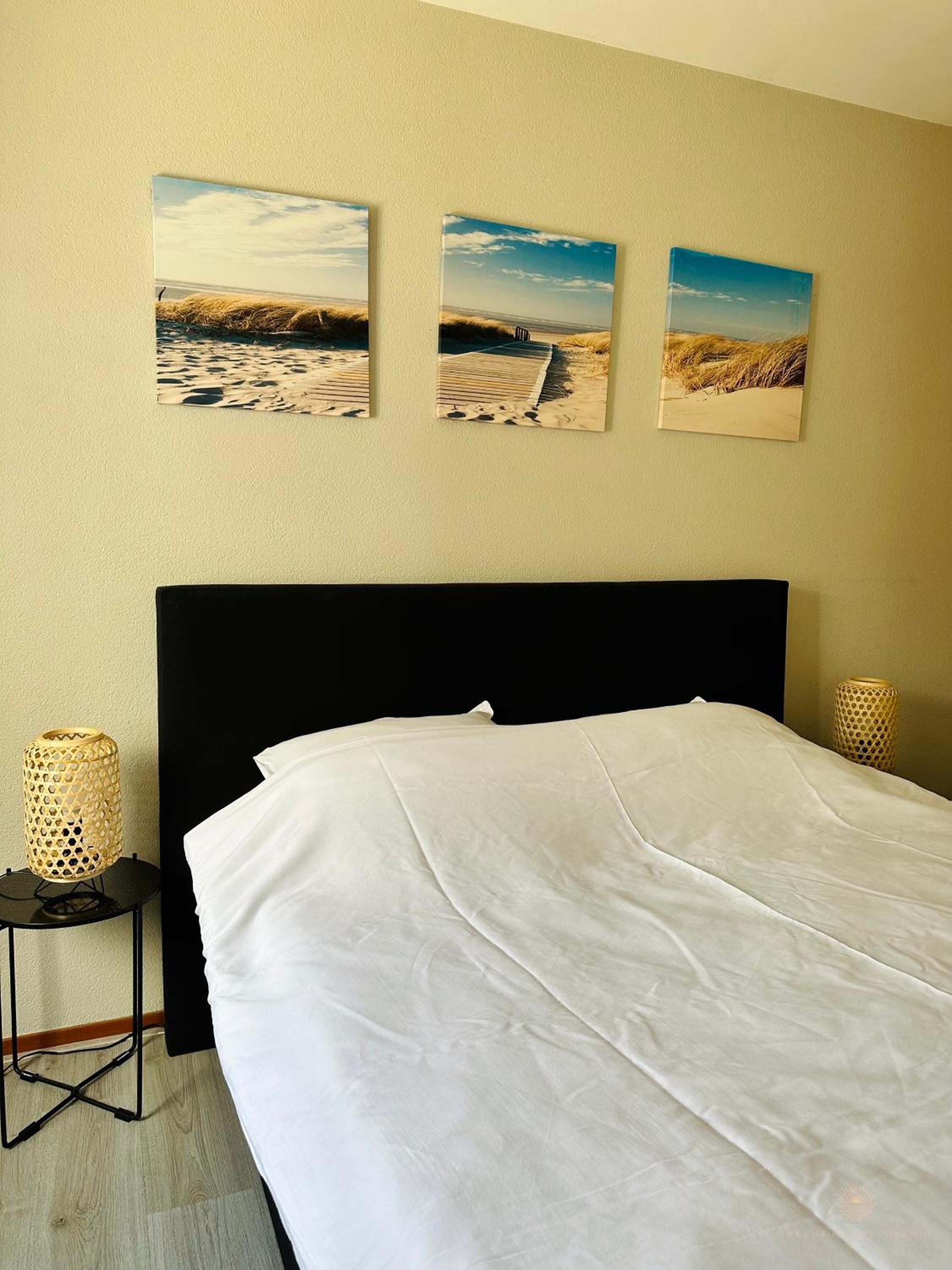 Three-Bedroom House photo 3