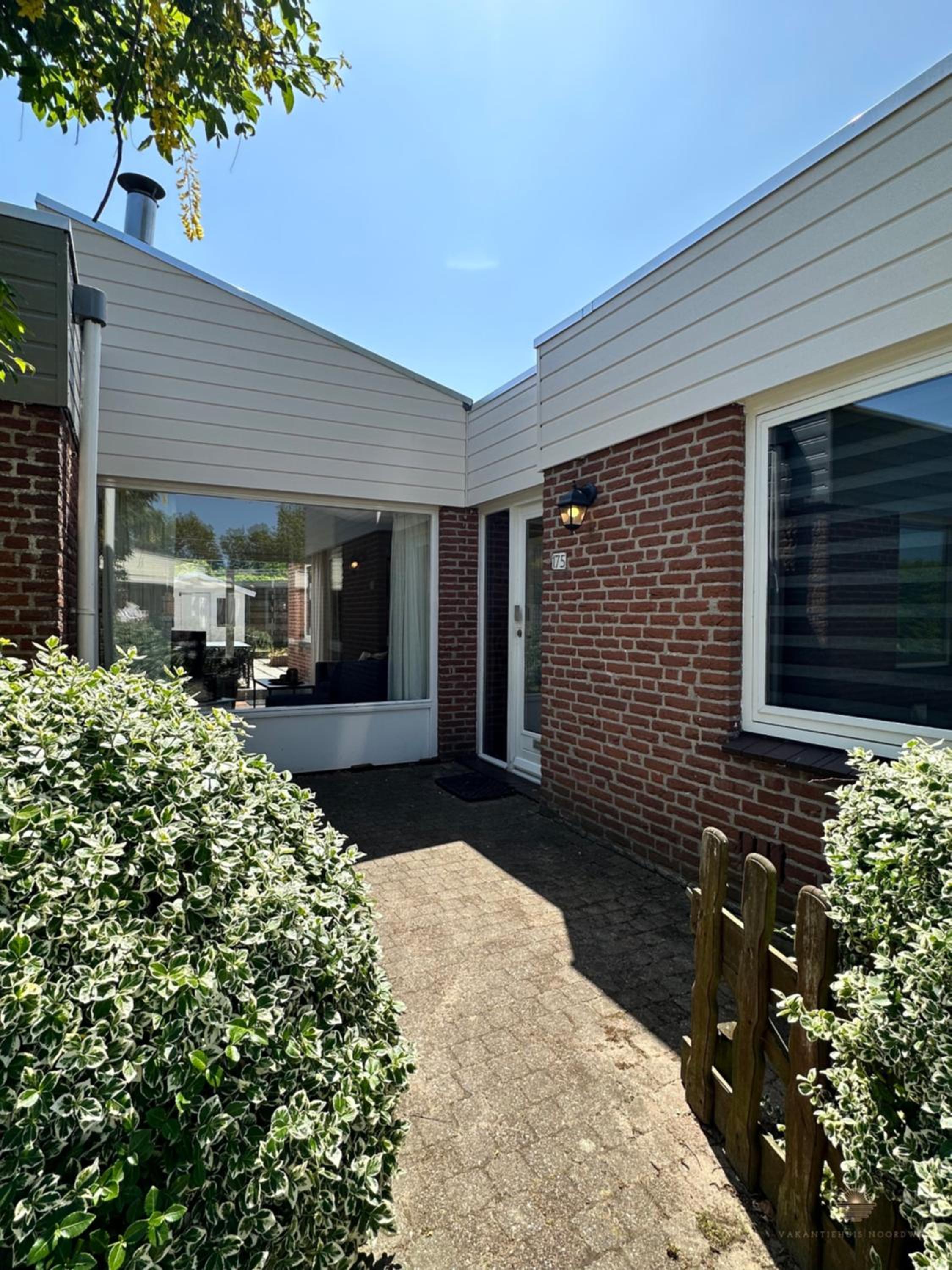 Three-Bedroom House photo 2