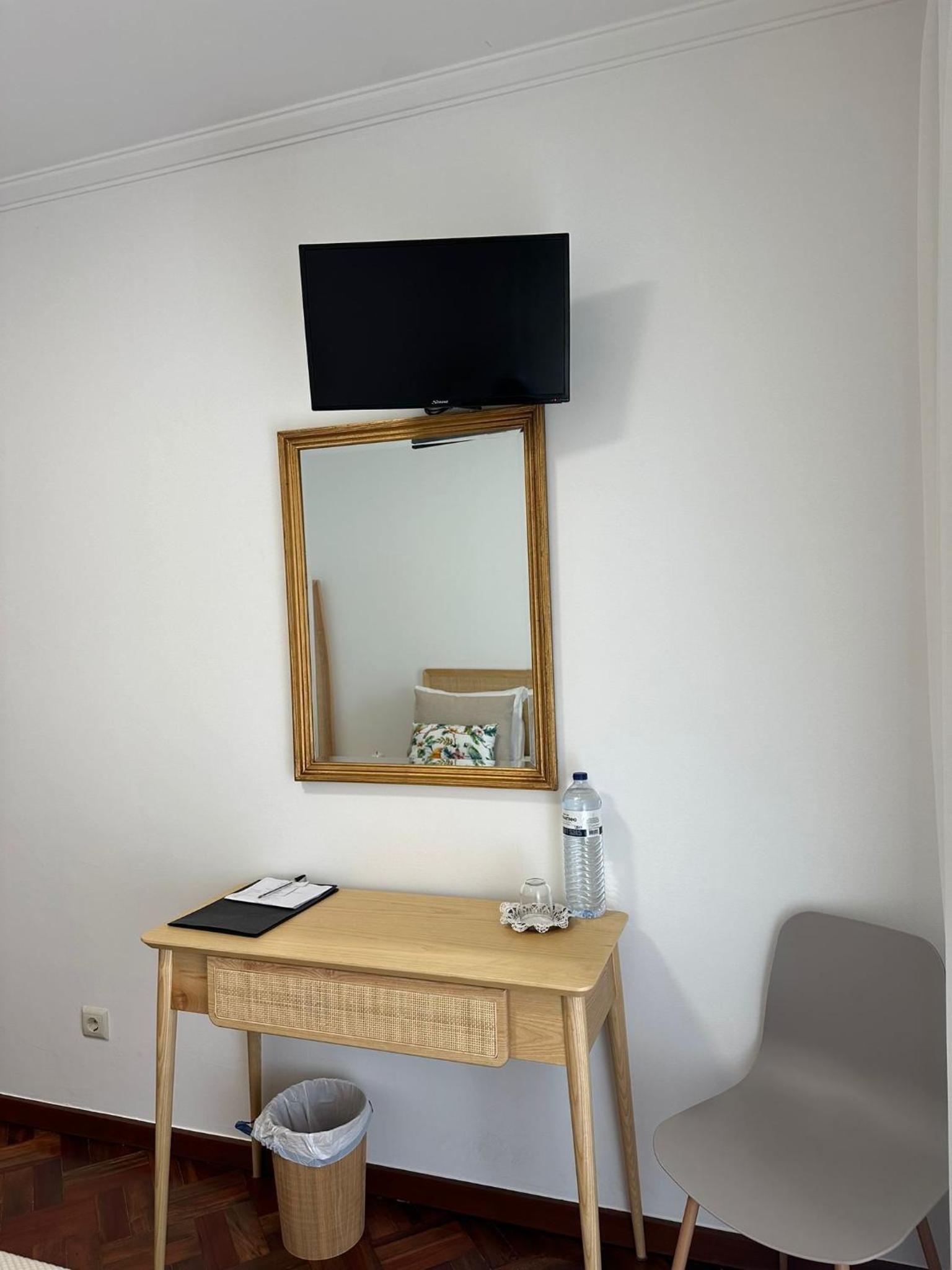 Double or Twin Room - Photo 8