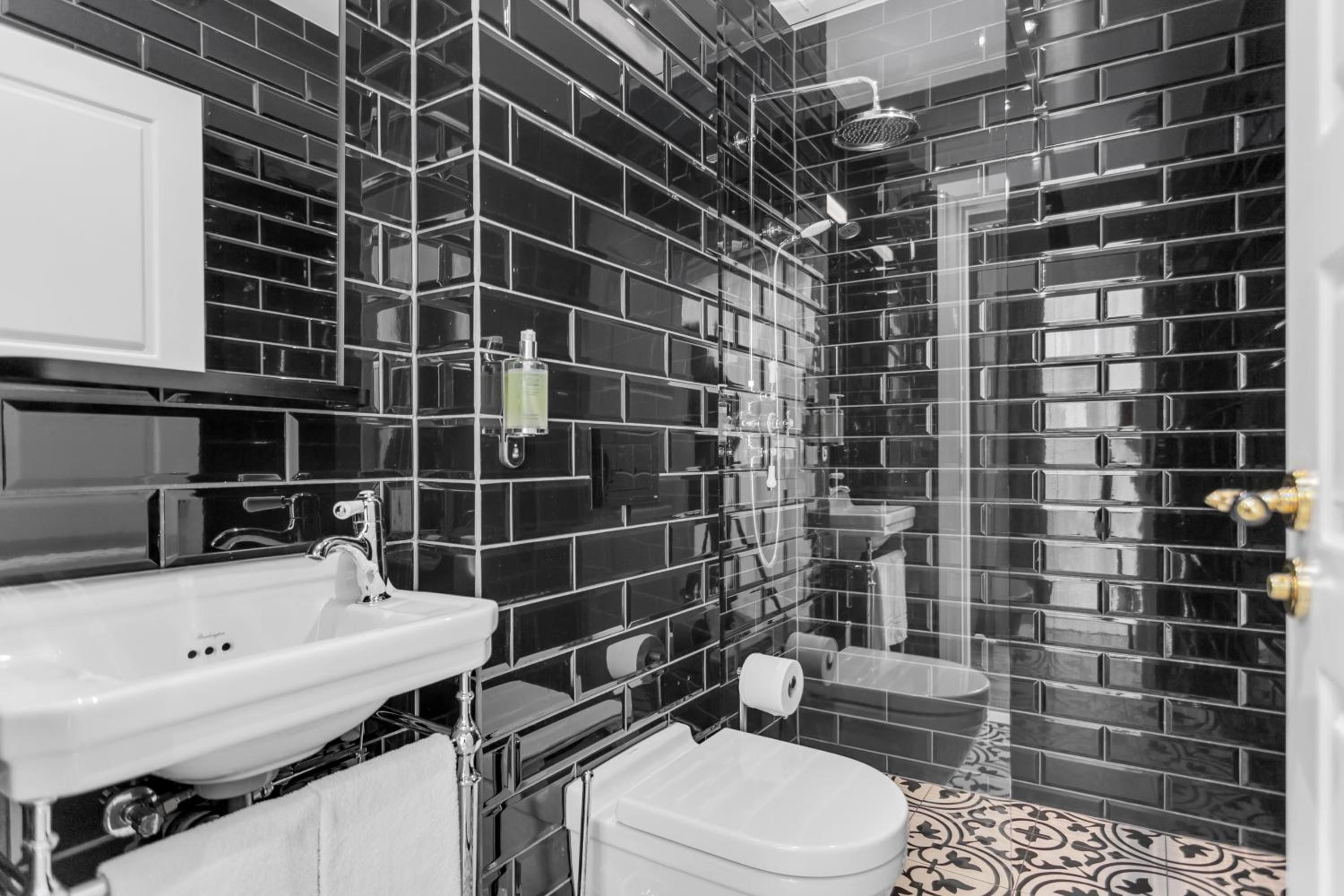Superior King Room - Photo 6