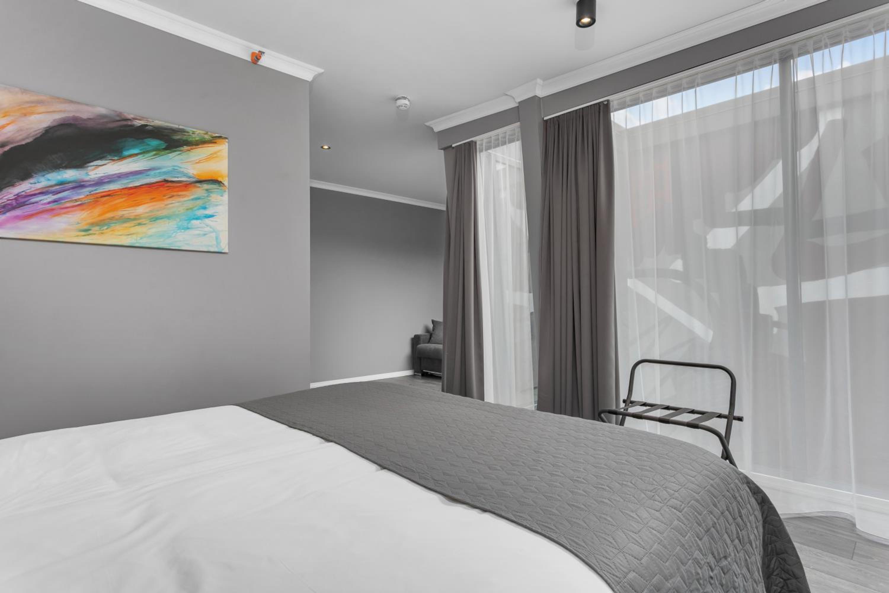 Superior King Room - Photo 8