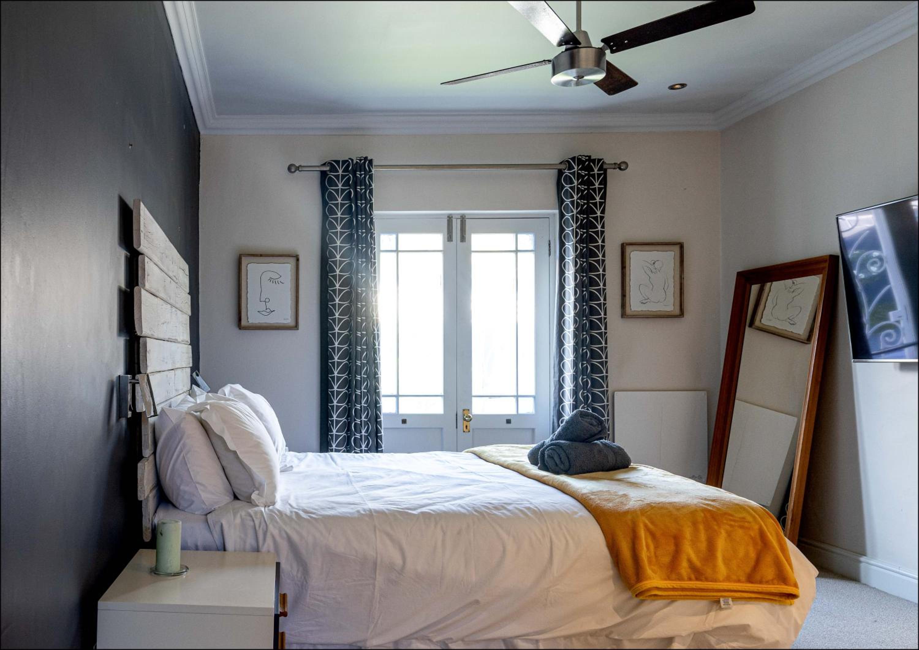 Three-Bedroom House photo 1