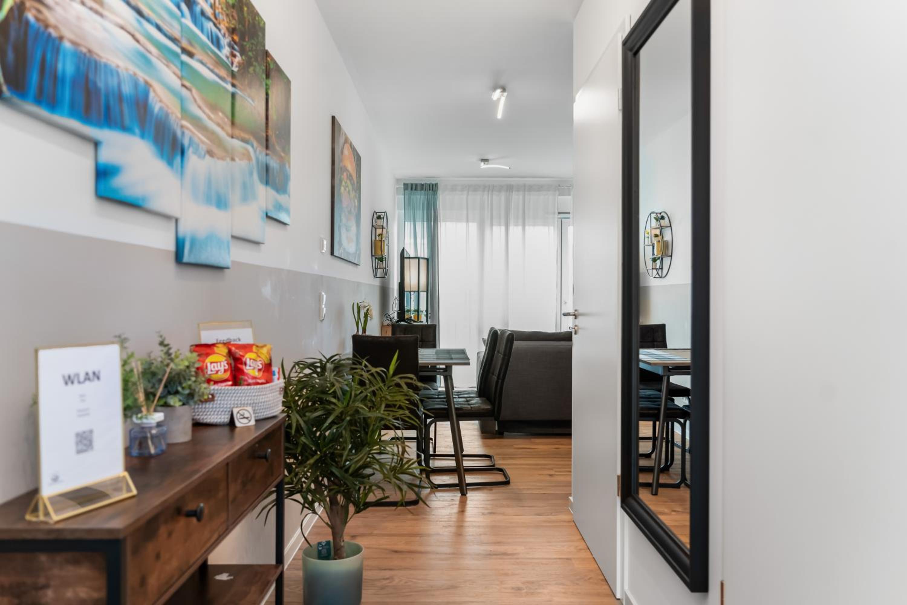 One-Bedroom Apartment with Terrace photo 2