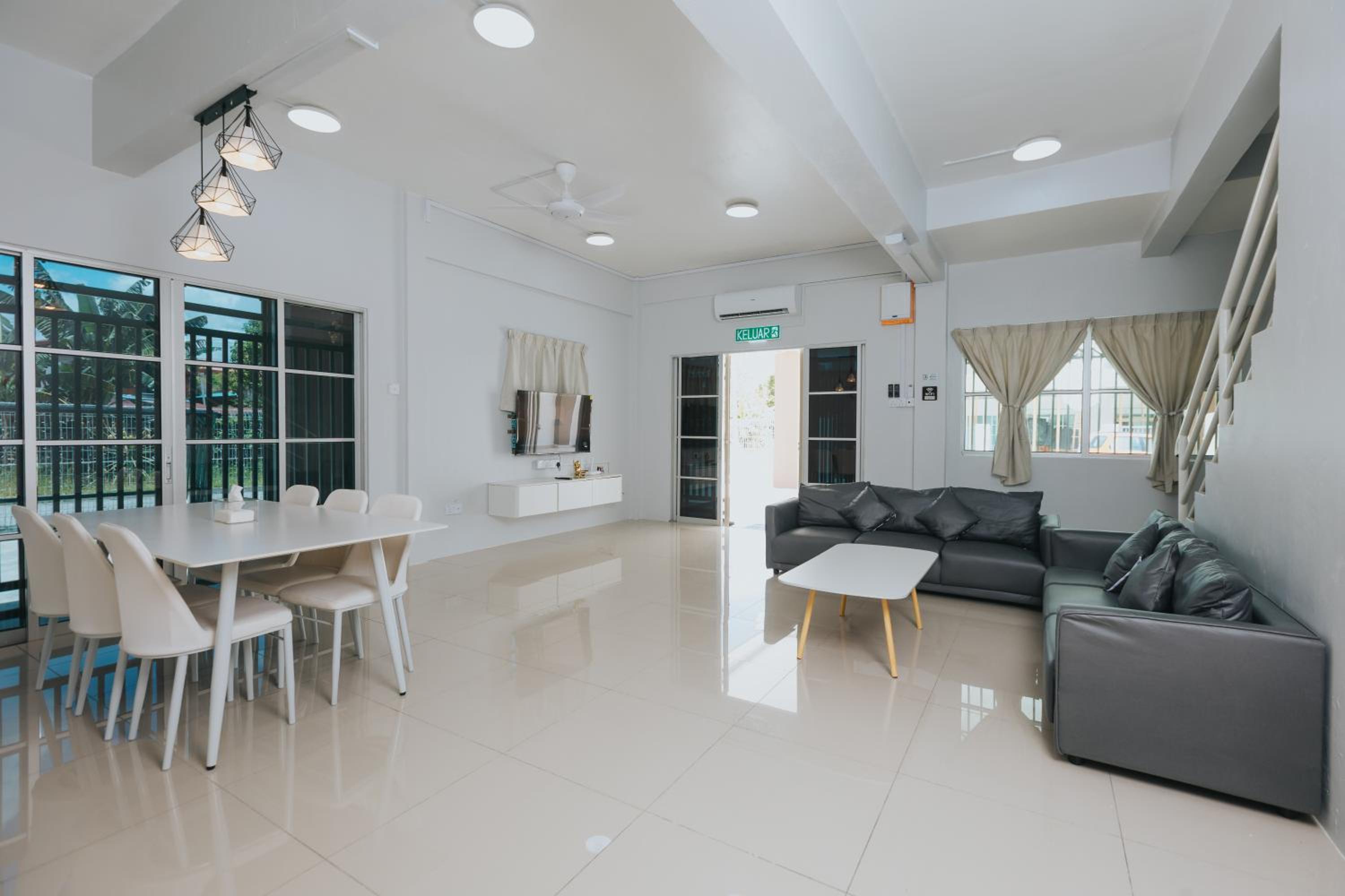 Three-Bedroom Home photo 1