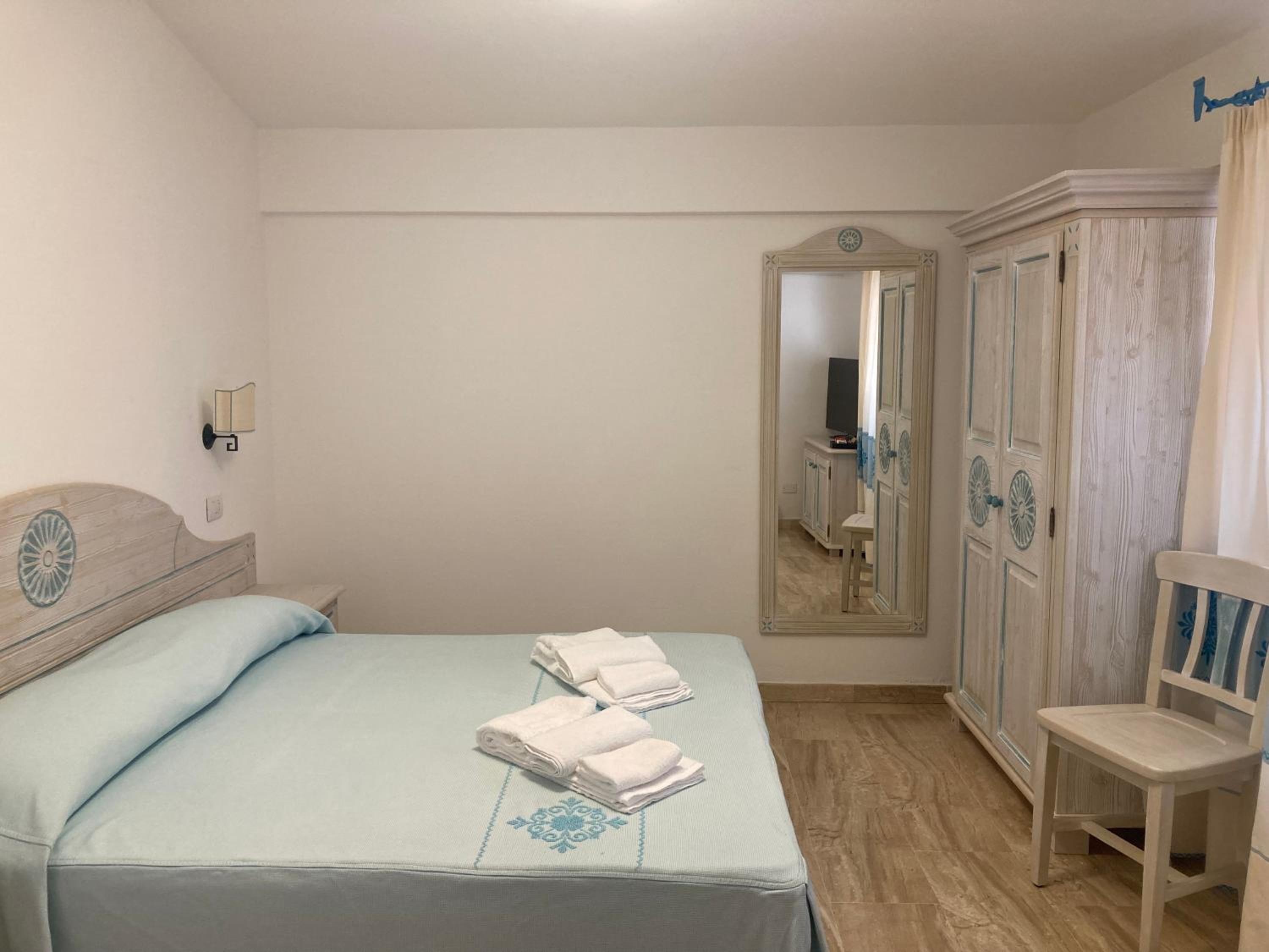 Double or Twin Room photo 2