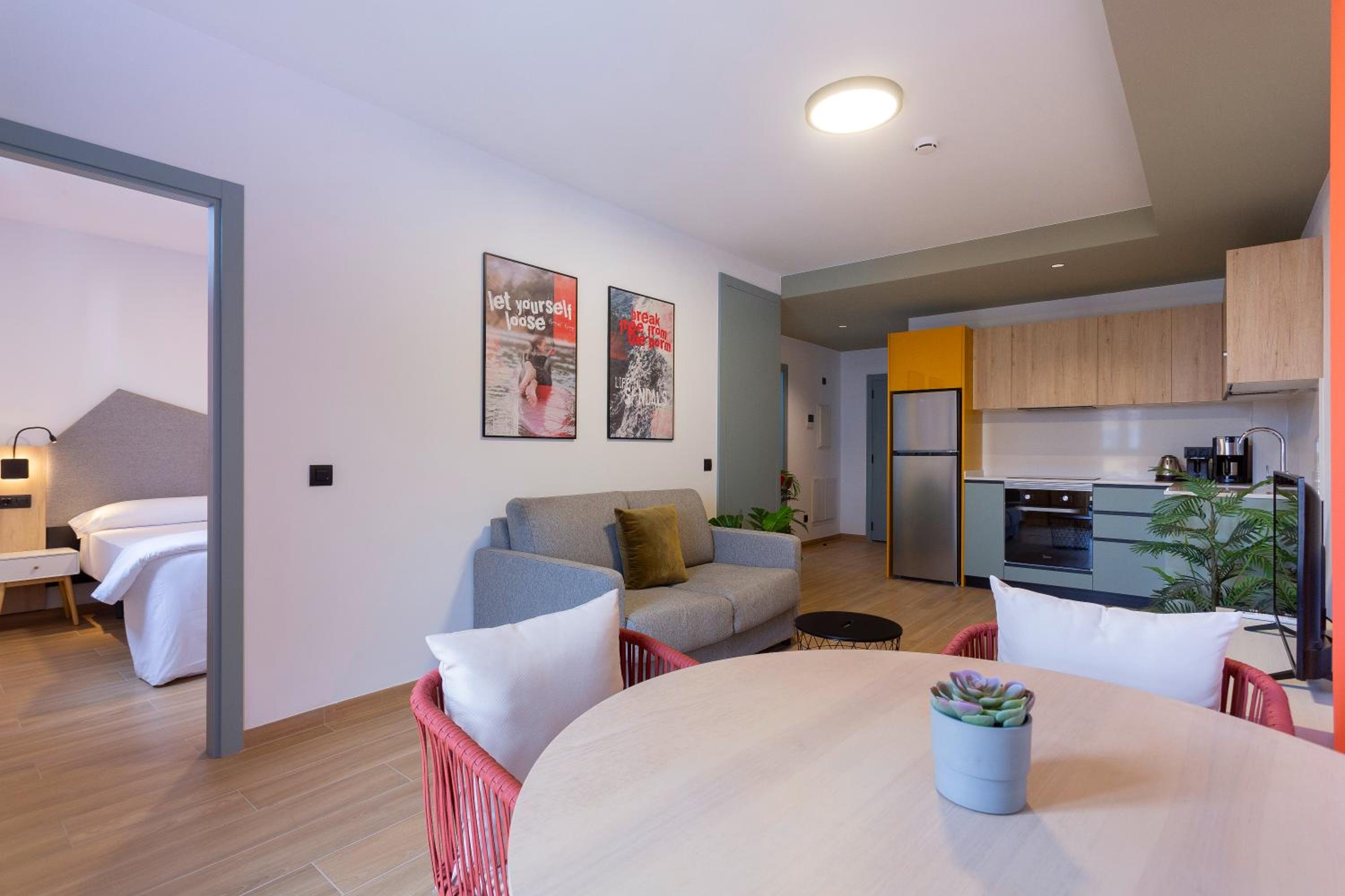 Apartamento de dos habitaciones con vista a la ciudad