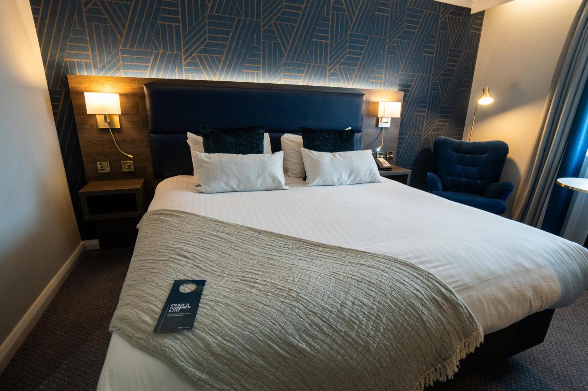 Premium Super King Room - Photo 9