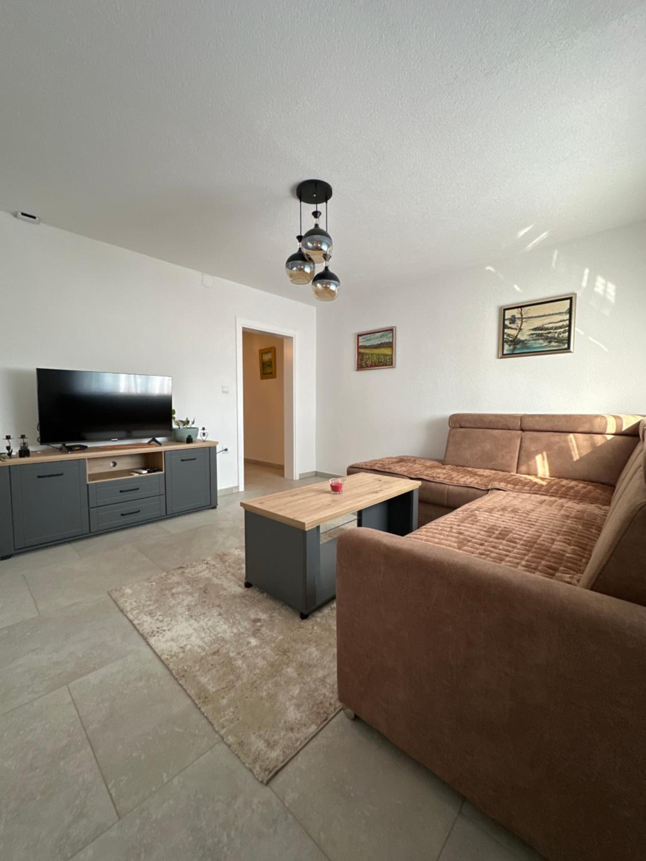 One-Bedroom House photo 1