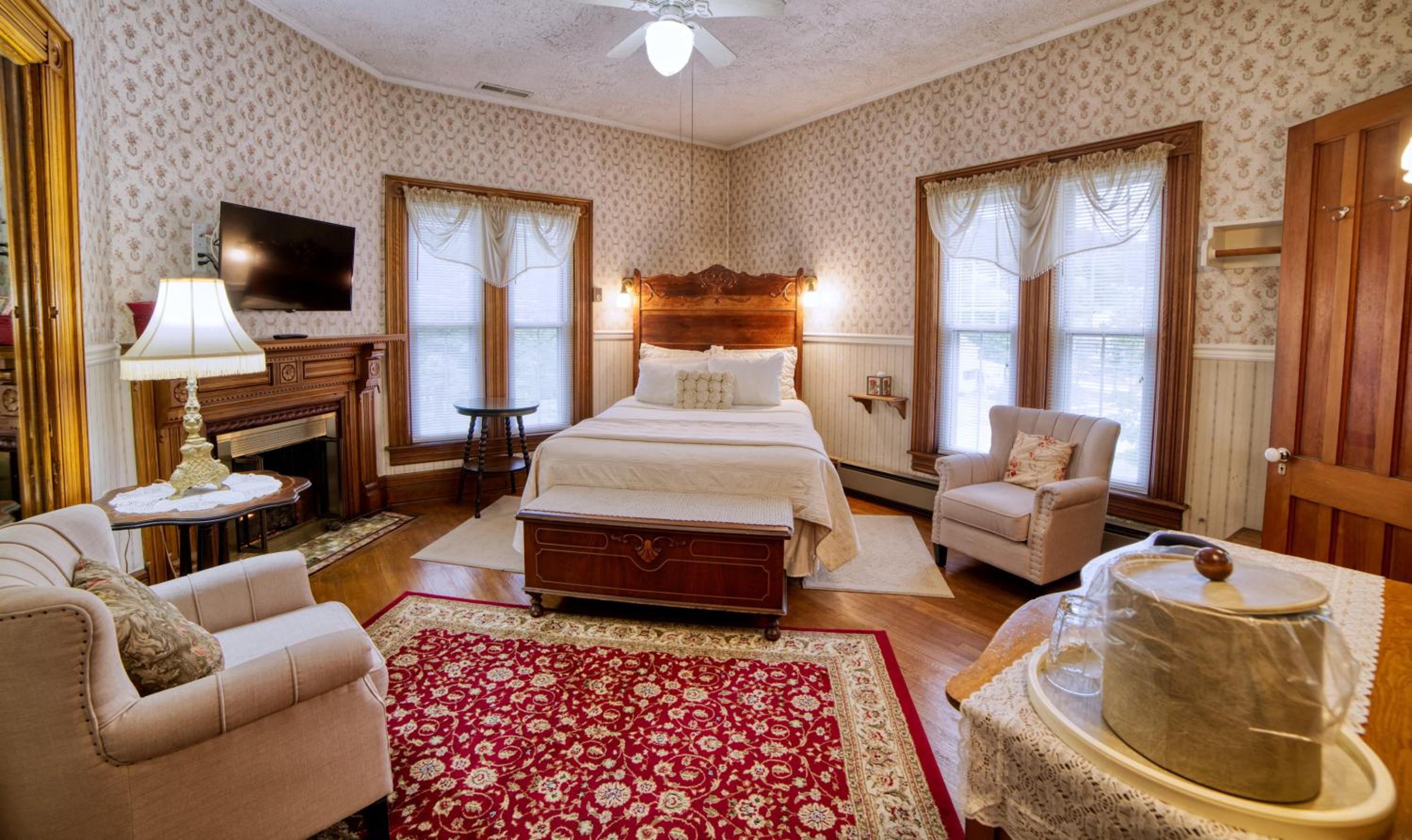 Queen Room