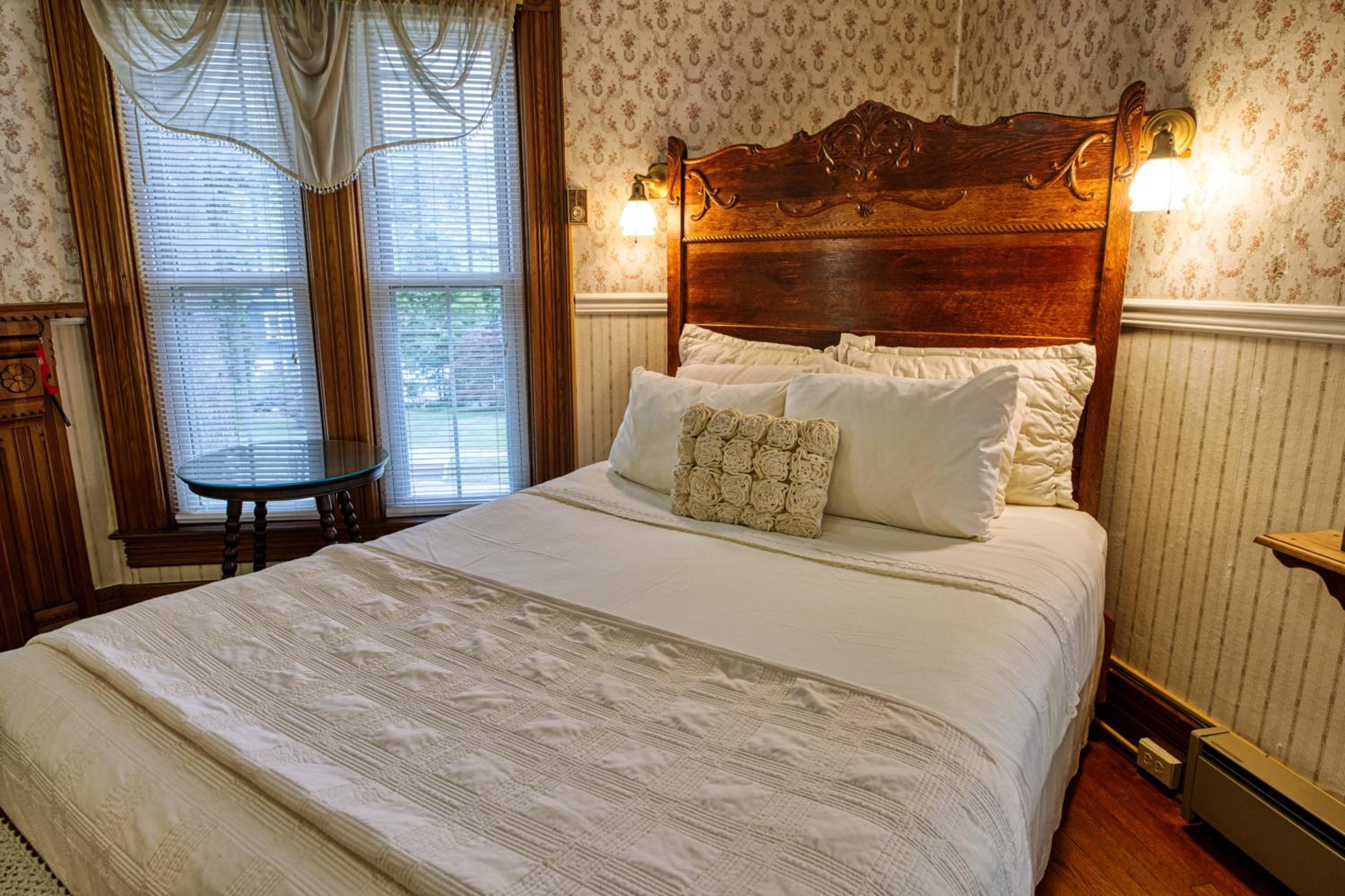 Queen Room photo 3