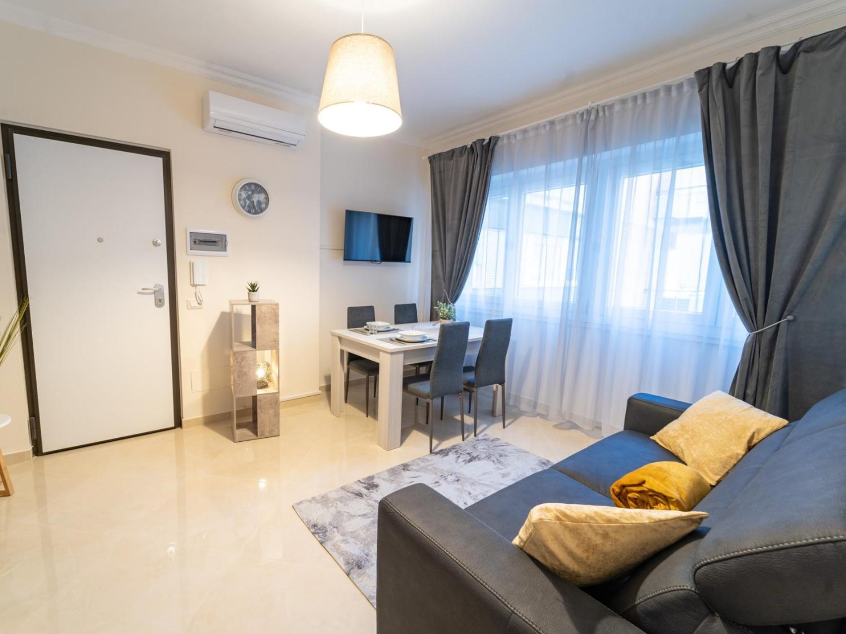 One-Bedroom Apartment