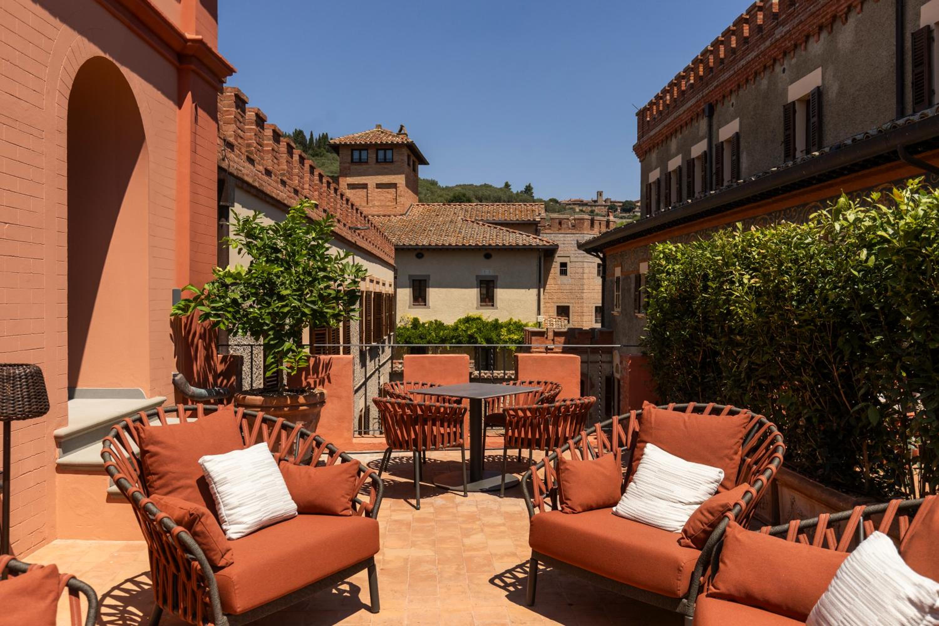 Suite with Terrace - Photo 4