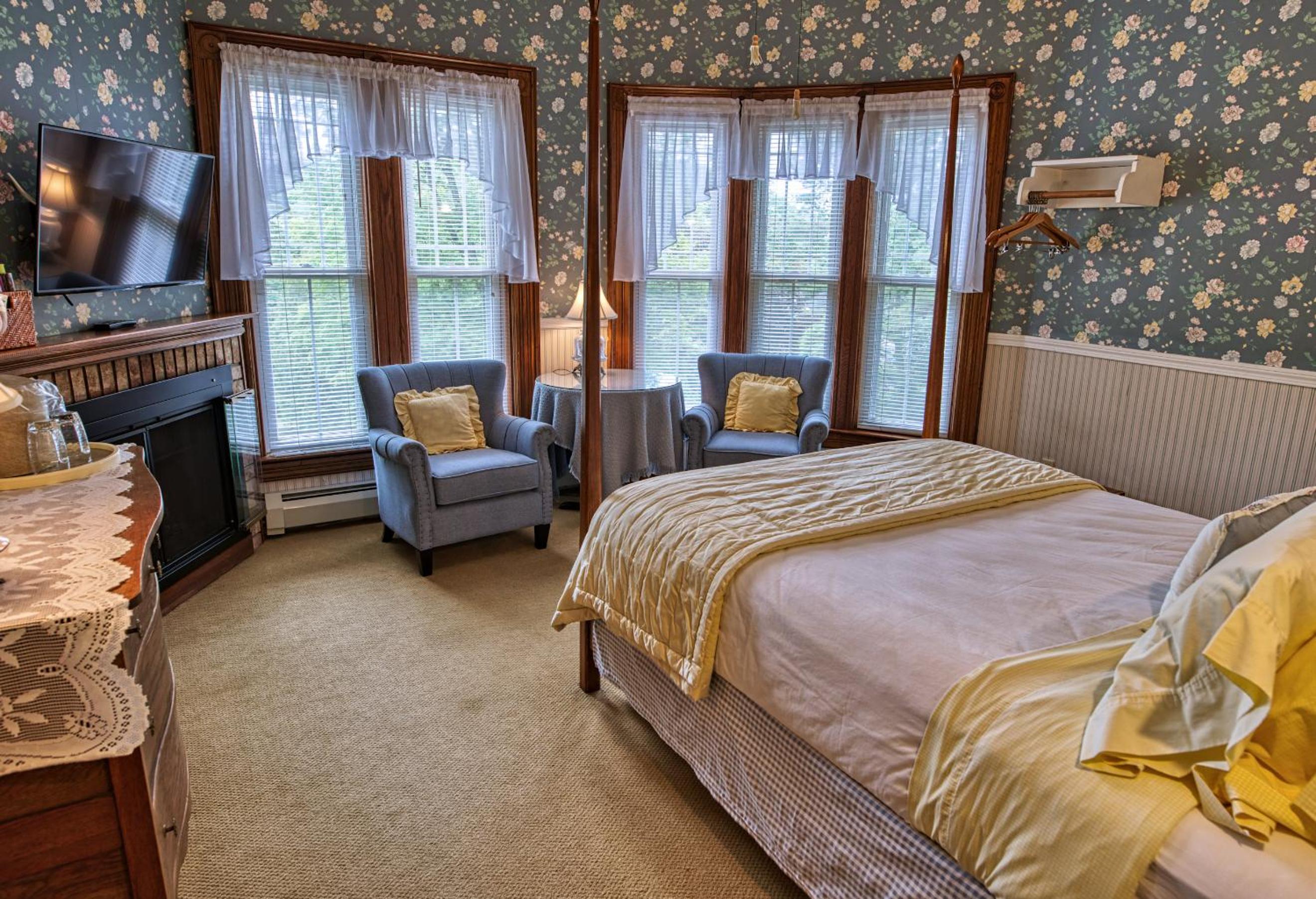 Queen Room