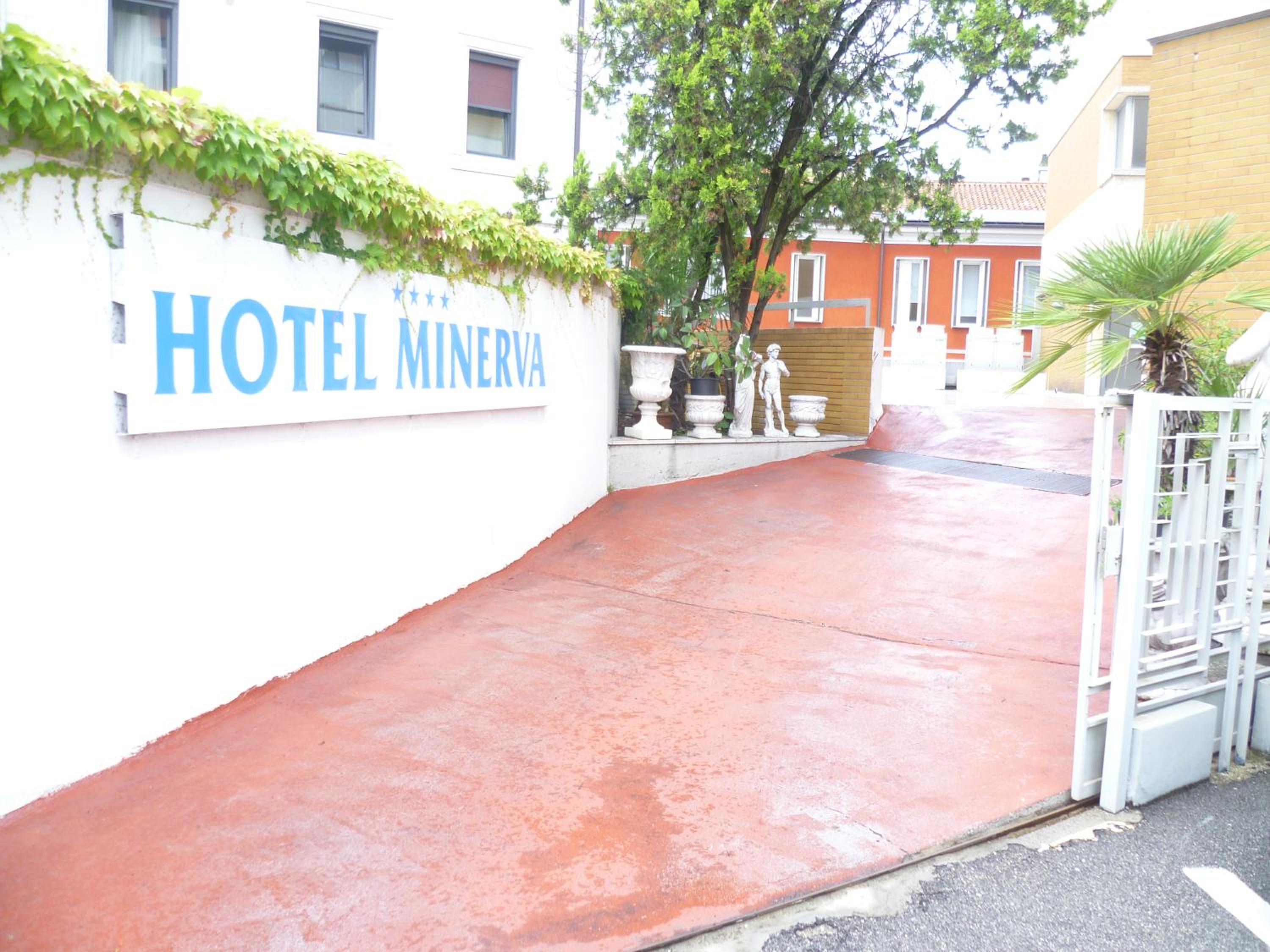 Double Room - Photo 25